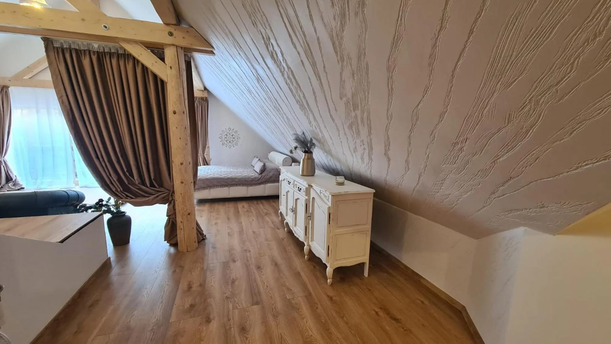 Bed in Conacul Radacinilor