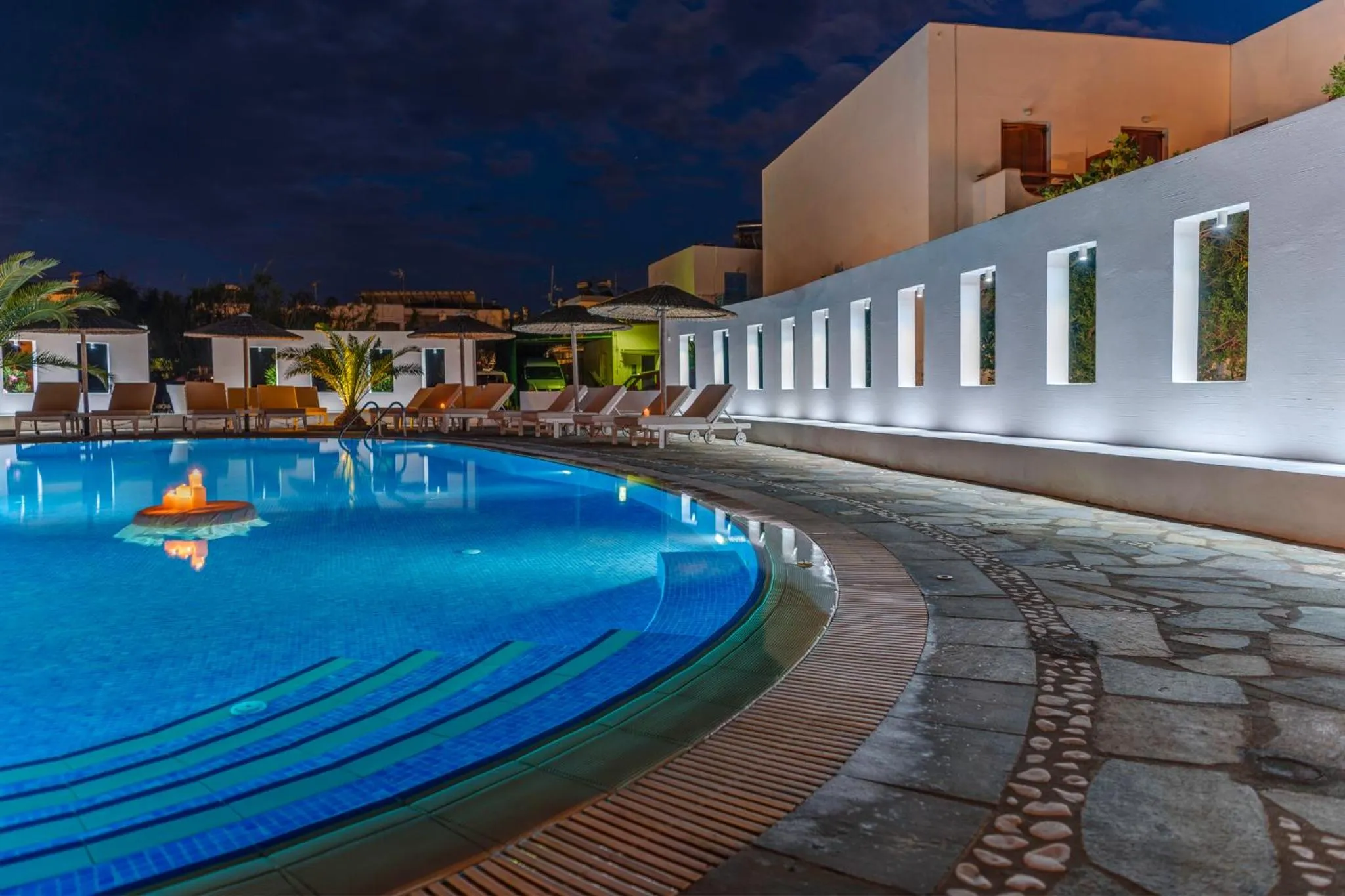 Swimming pool in Hotel Benois