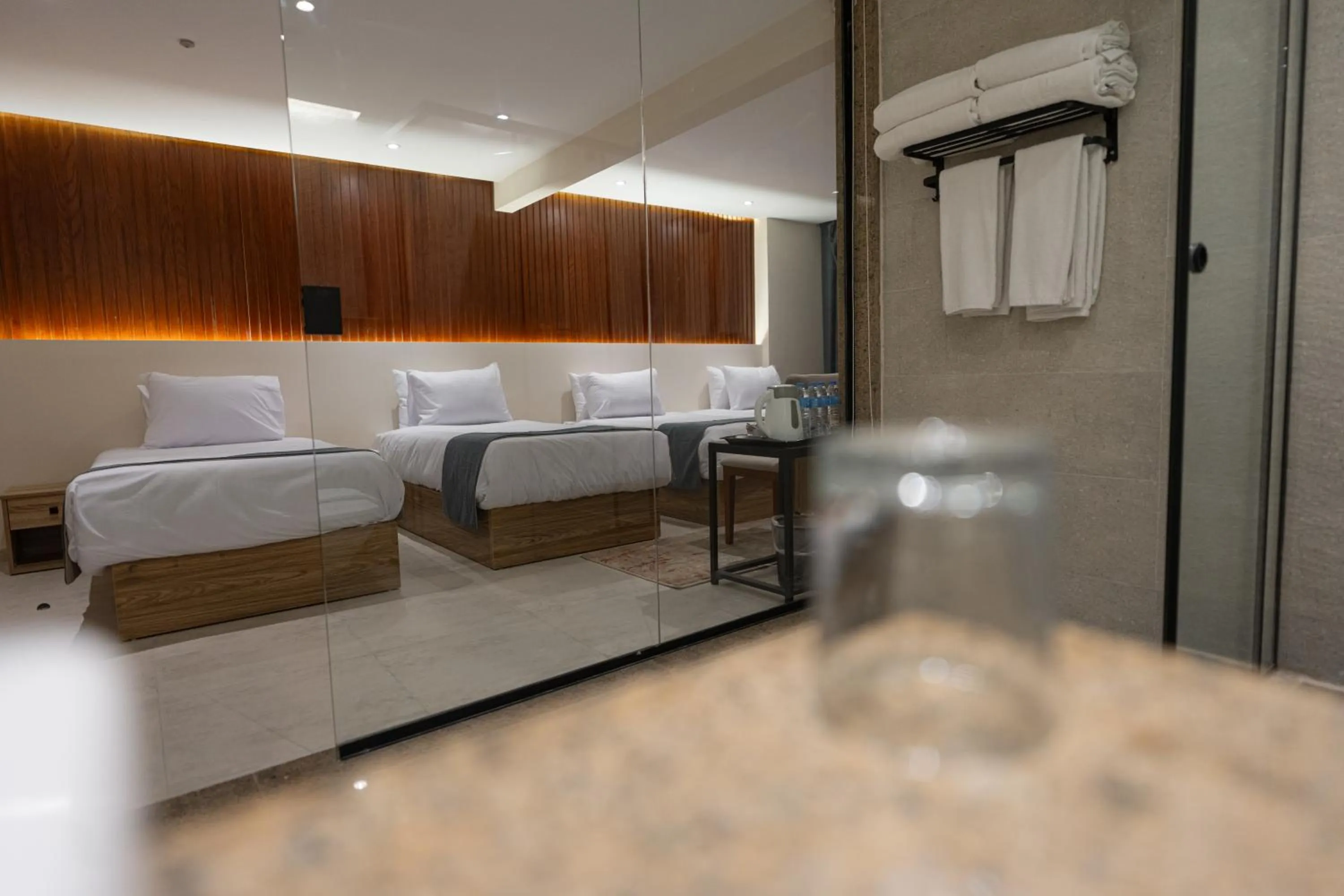 Bathroom, Bed in Pyramid Front Hotel