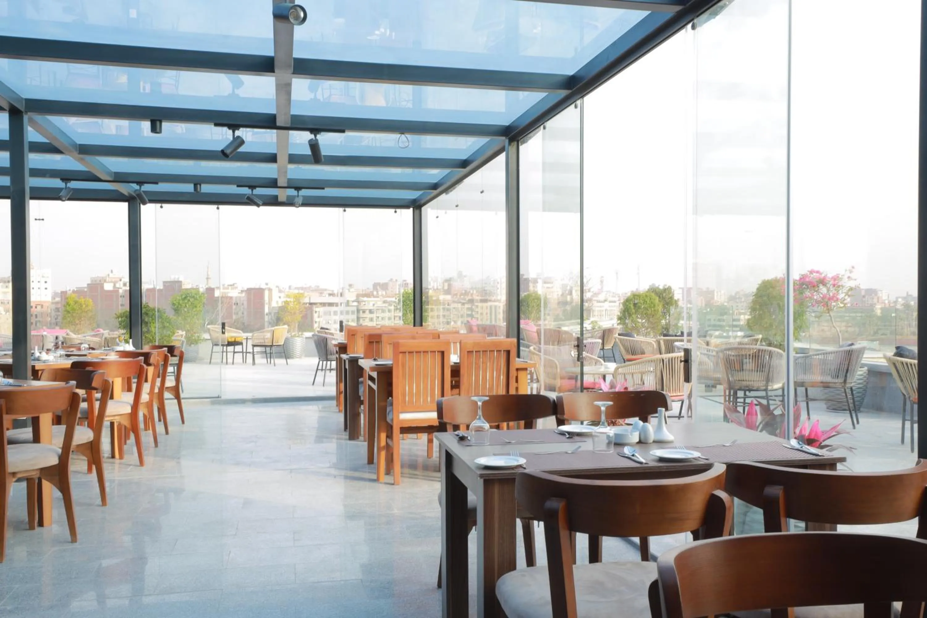 Restaurant/places to eat in Pyramid Front Hotel