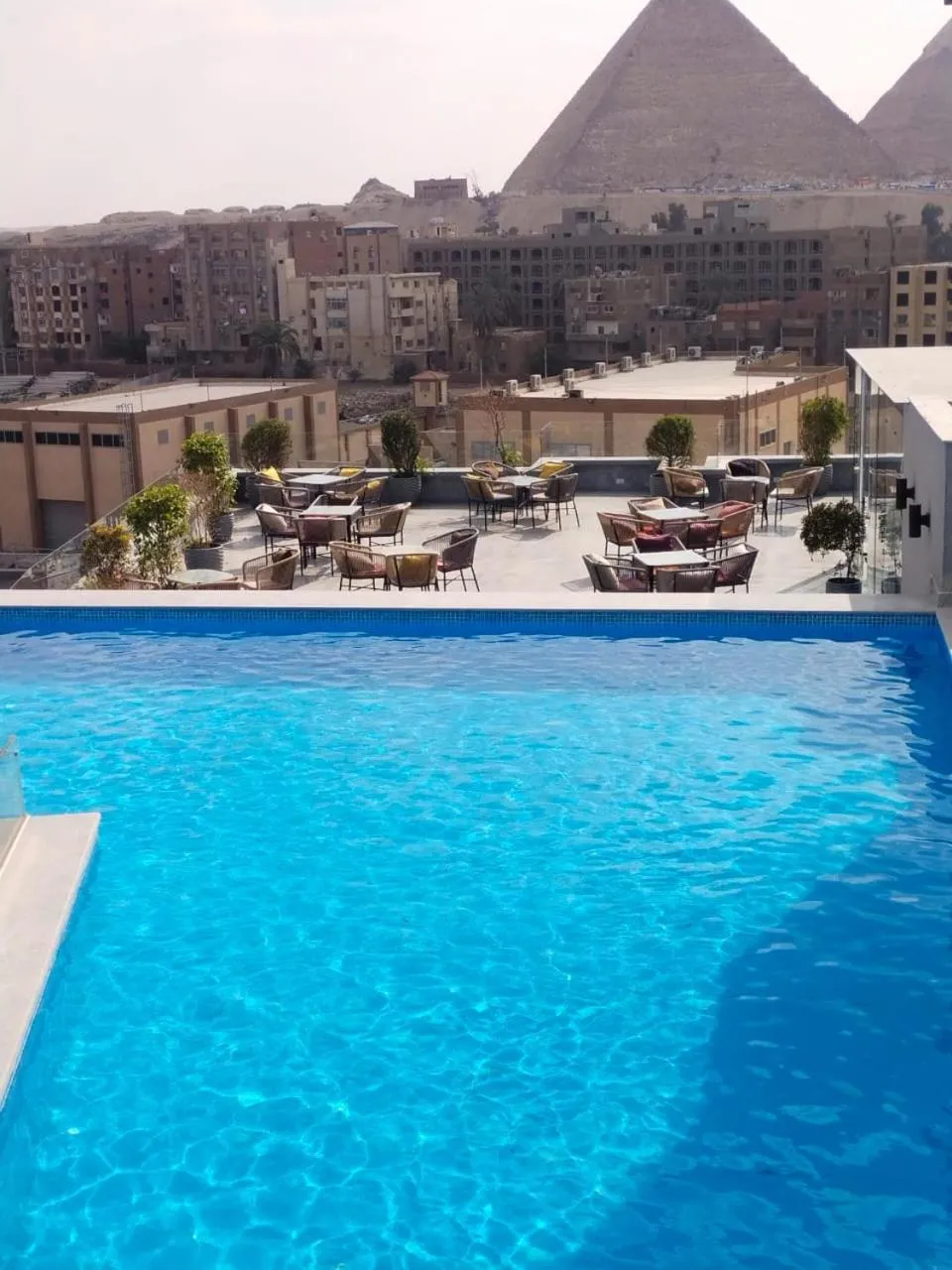 Swimming pool in Pyramid Front Hotel
