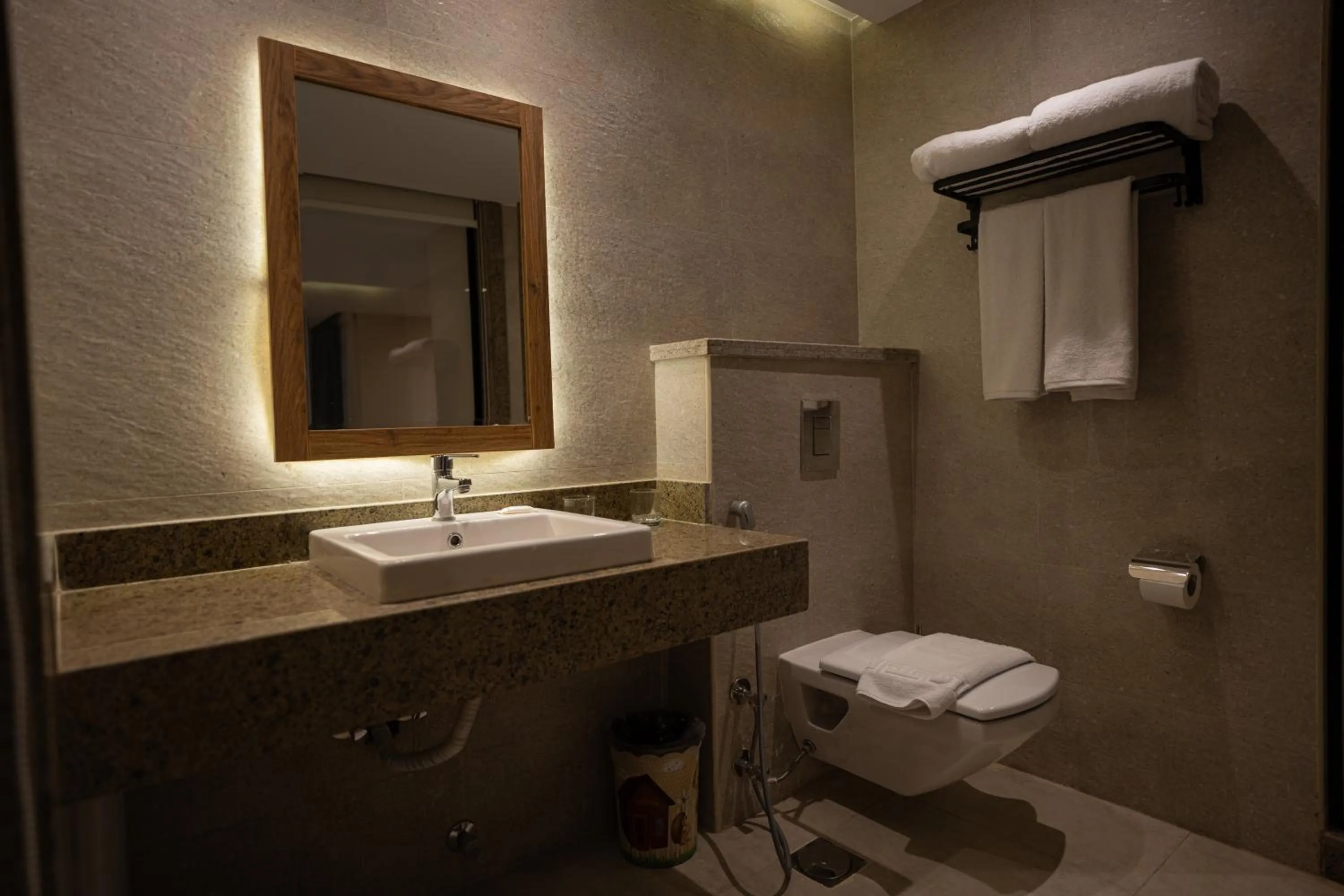 Bathroom in Pyramid Front Hotel