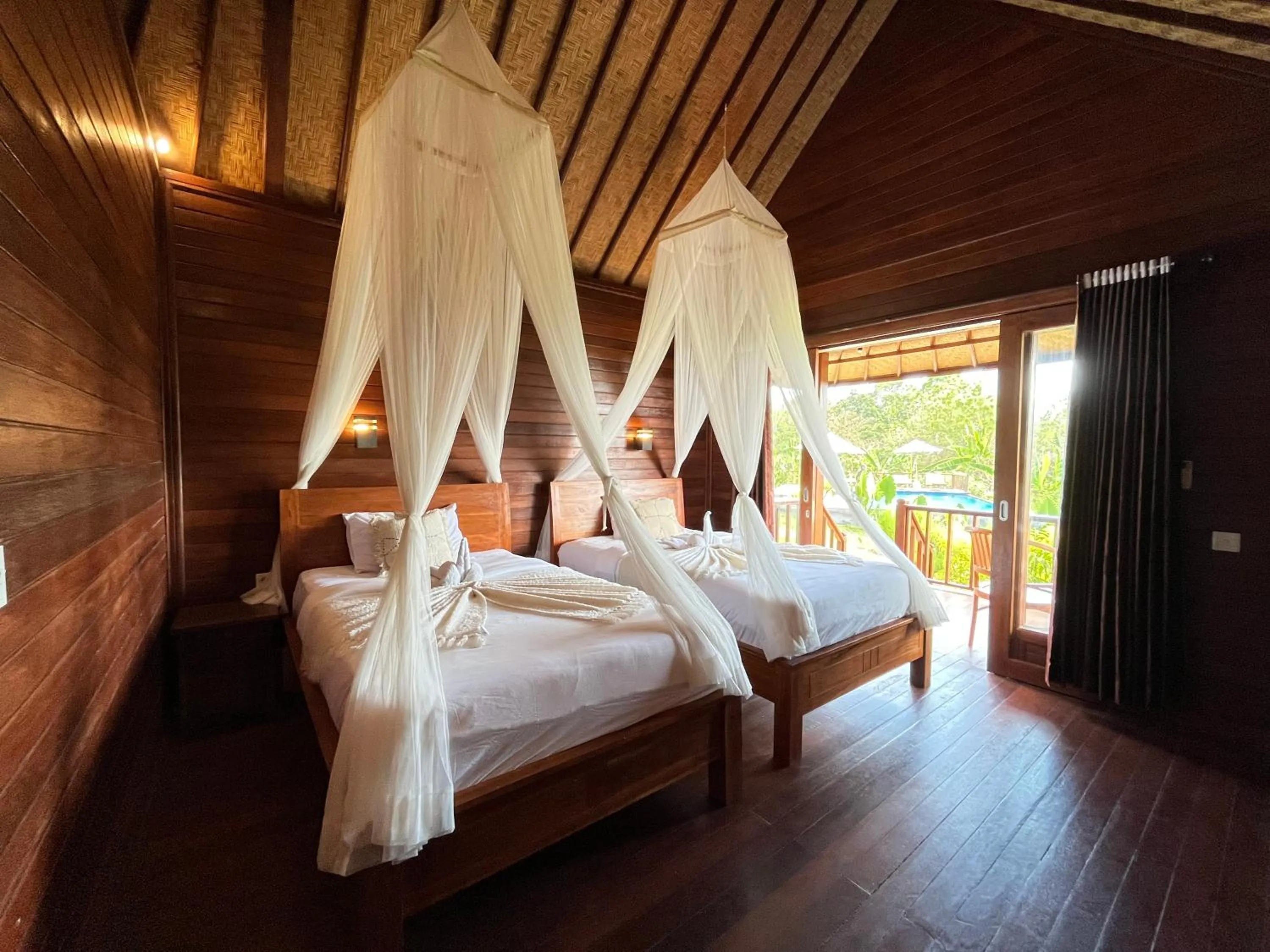 Bed in Sunset Hill Lembongan