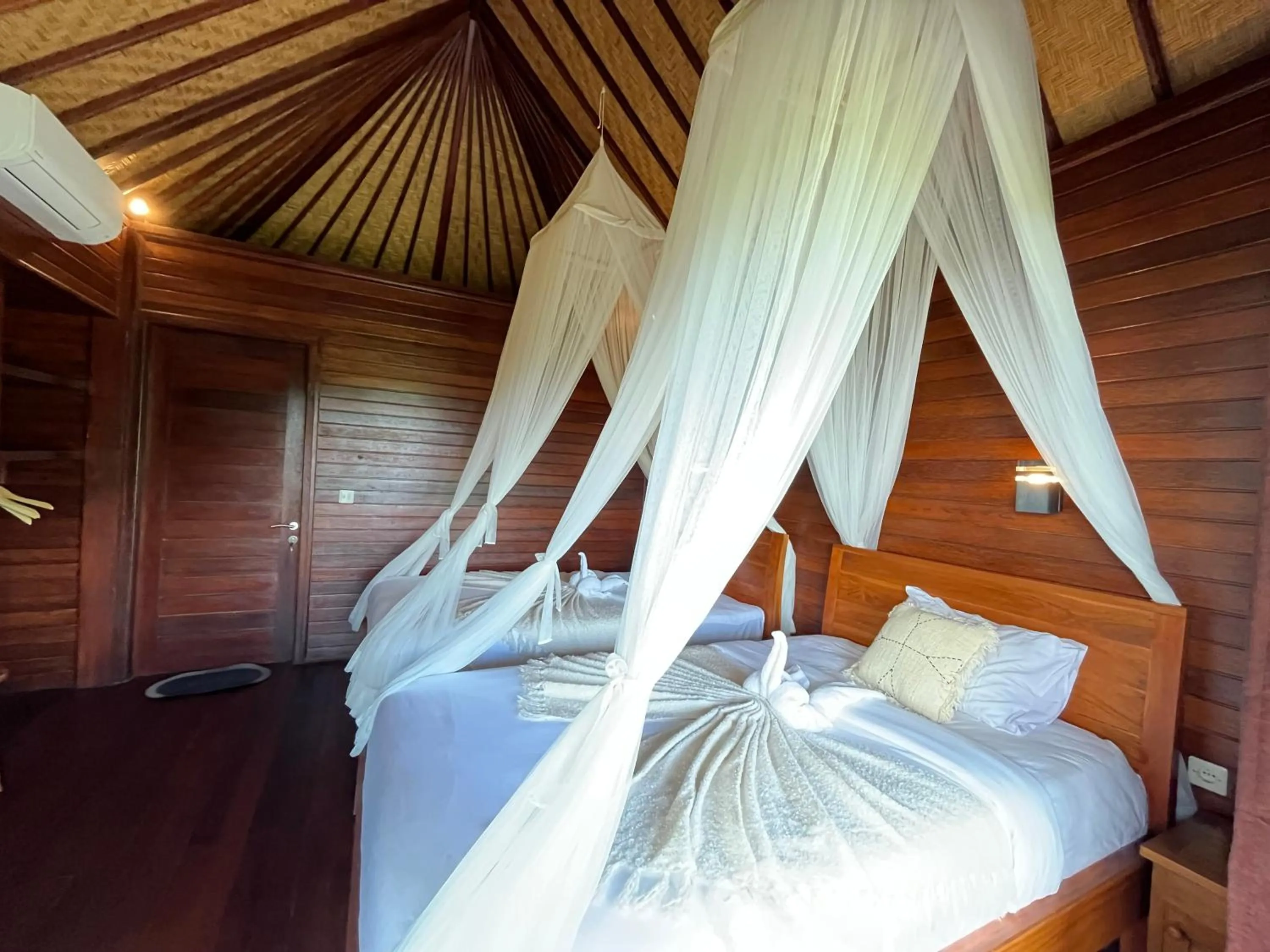 Bed in Sunset Hill Lembongan