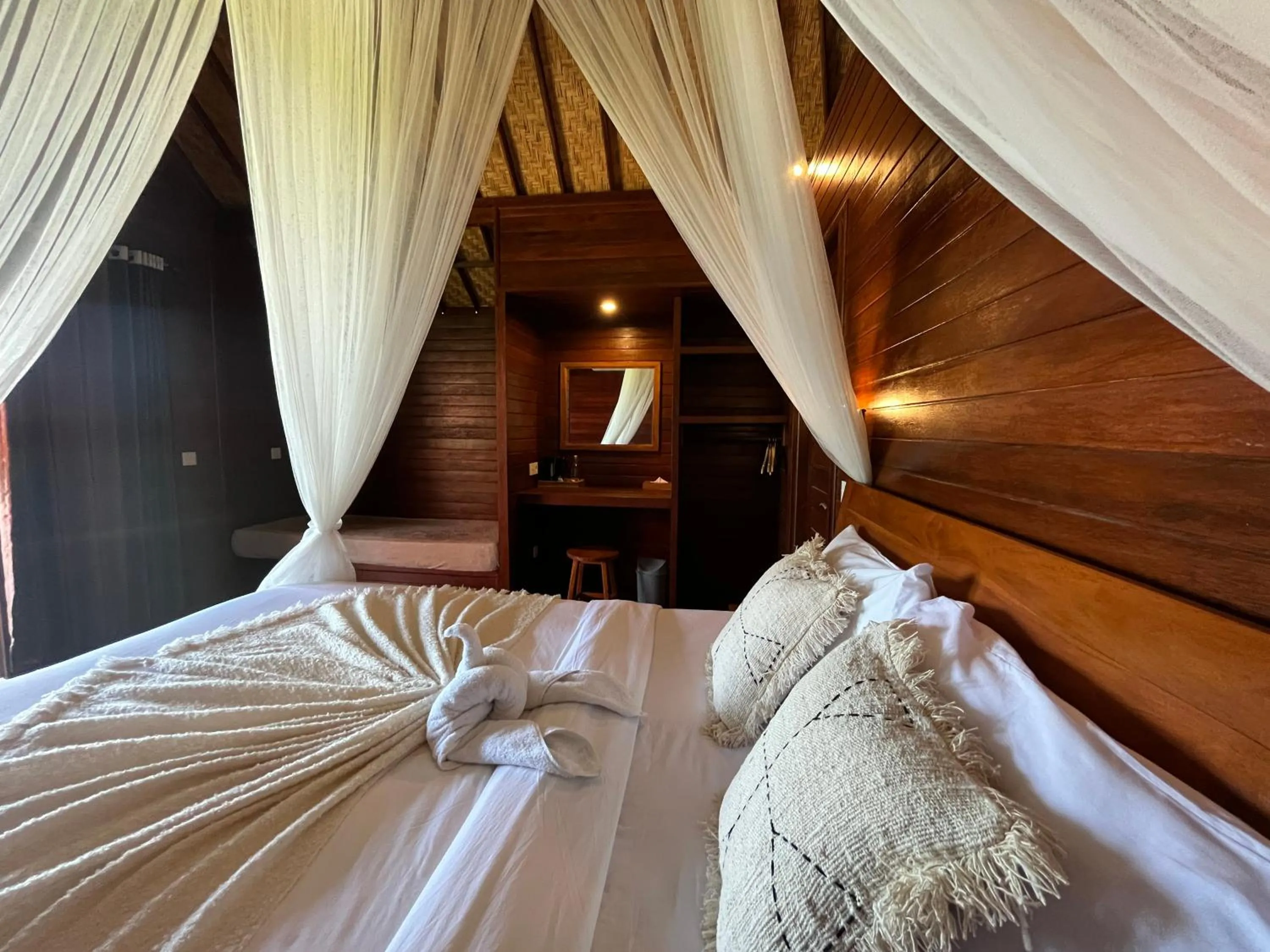 Bed in Sunset Hill Lembongan