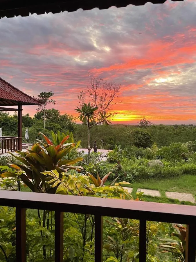 Sunset Hill Lembongan