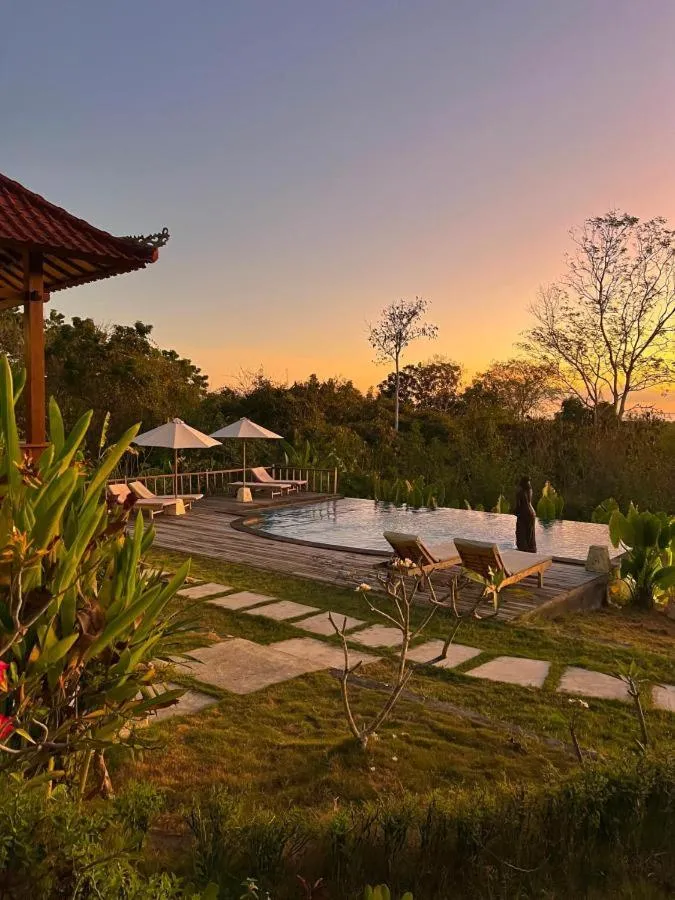 Sunset Hill Lembongan