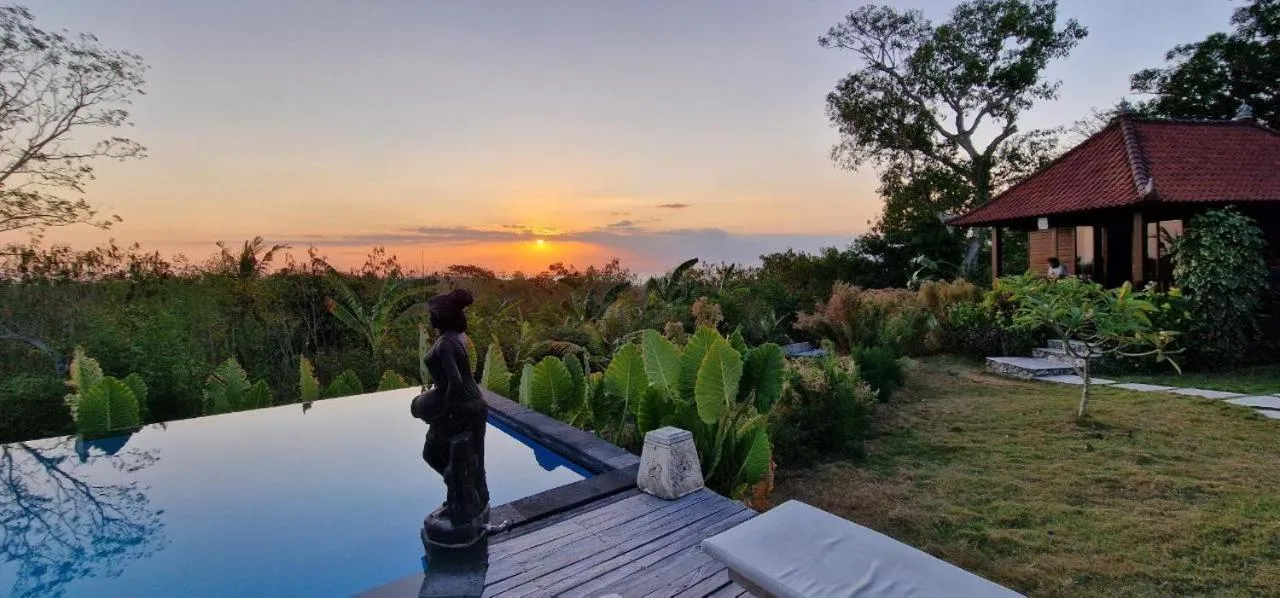 Sunset Hill Lembongan