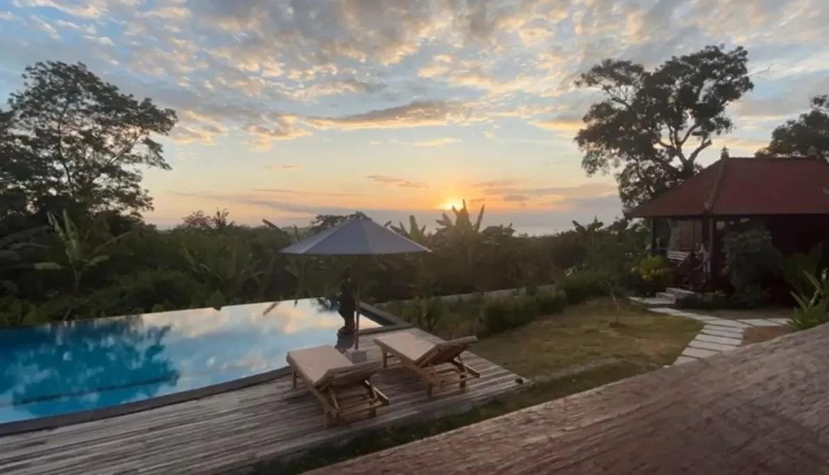 Sunset Hill Lembongan