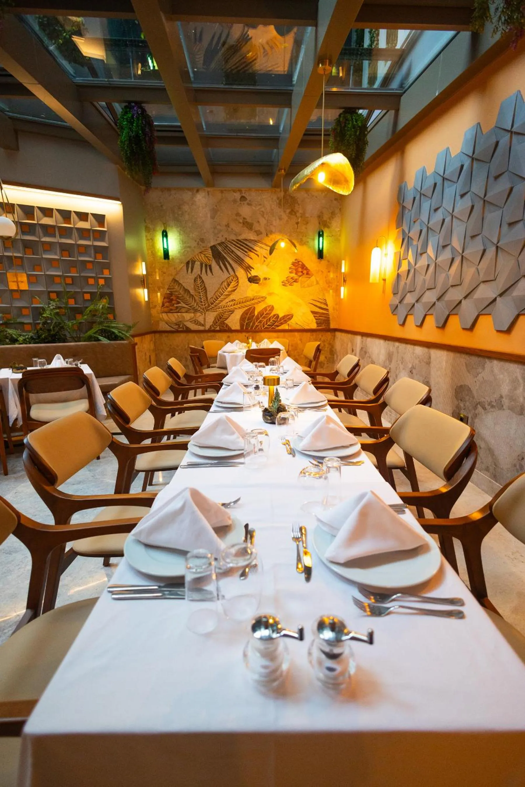 Restaurant/places to eat in Kate Hotel Special Class & SPA