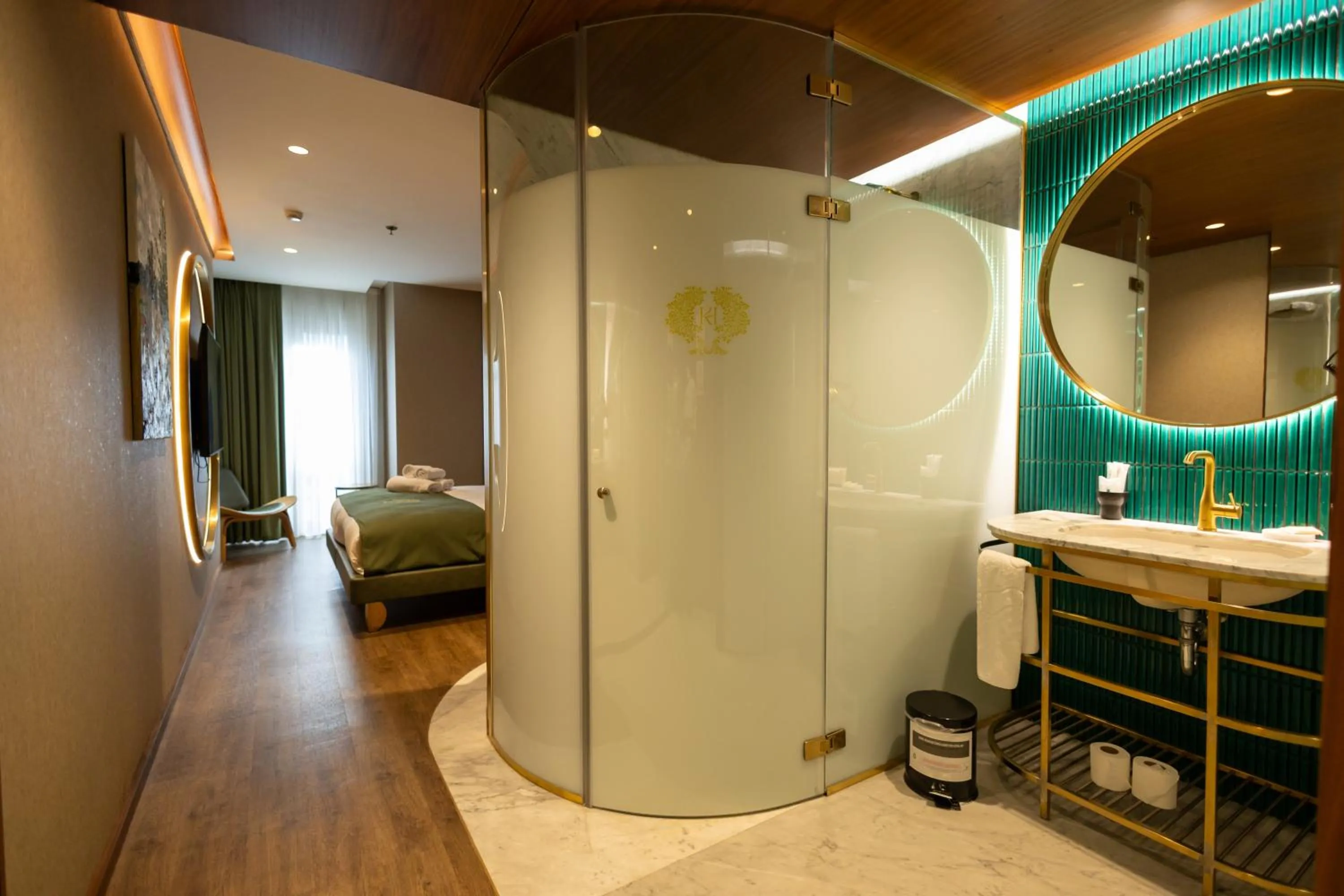 Shower in Kate Hotel Special Class & SPA