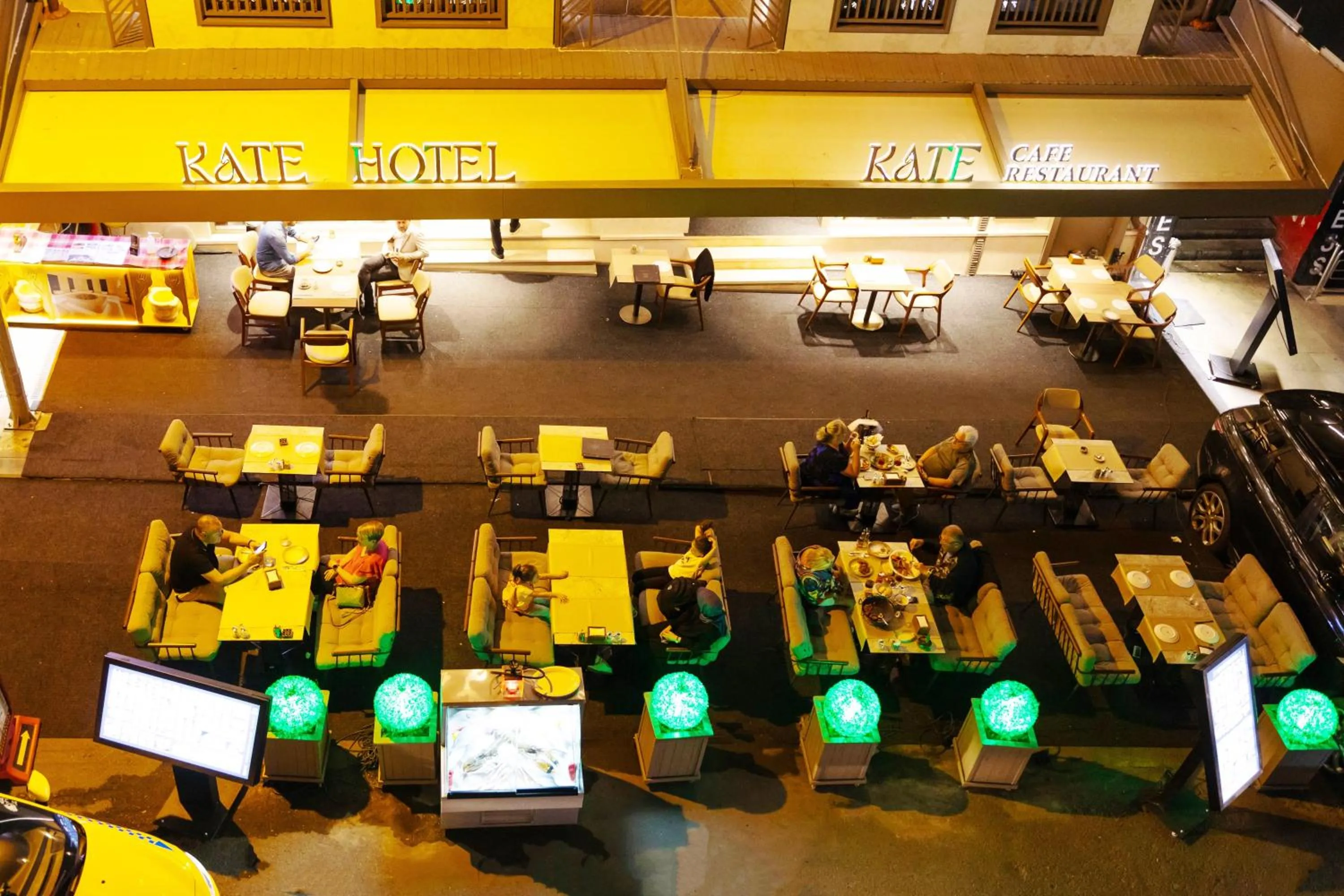 Restaurant/places to eat in Kate Hotel Special Class & SPA
