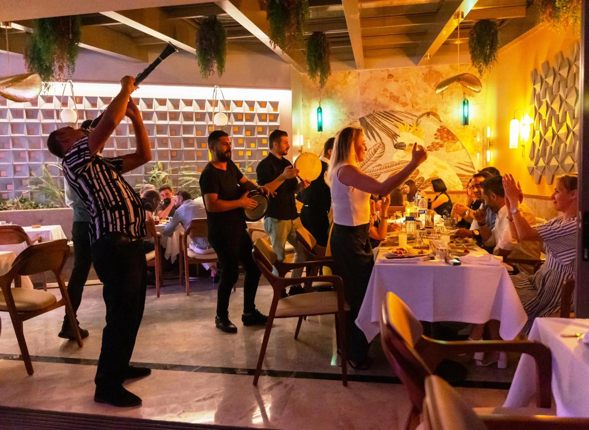 Restaurant/places to eat in Kate Hotel Special Class & SPA