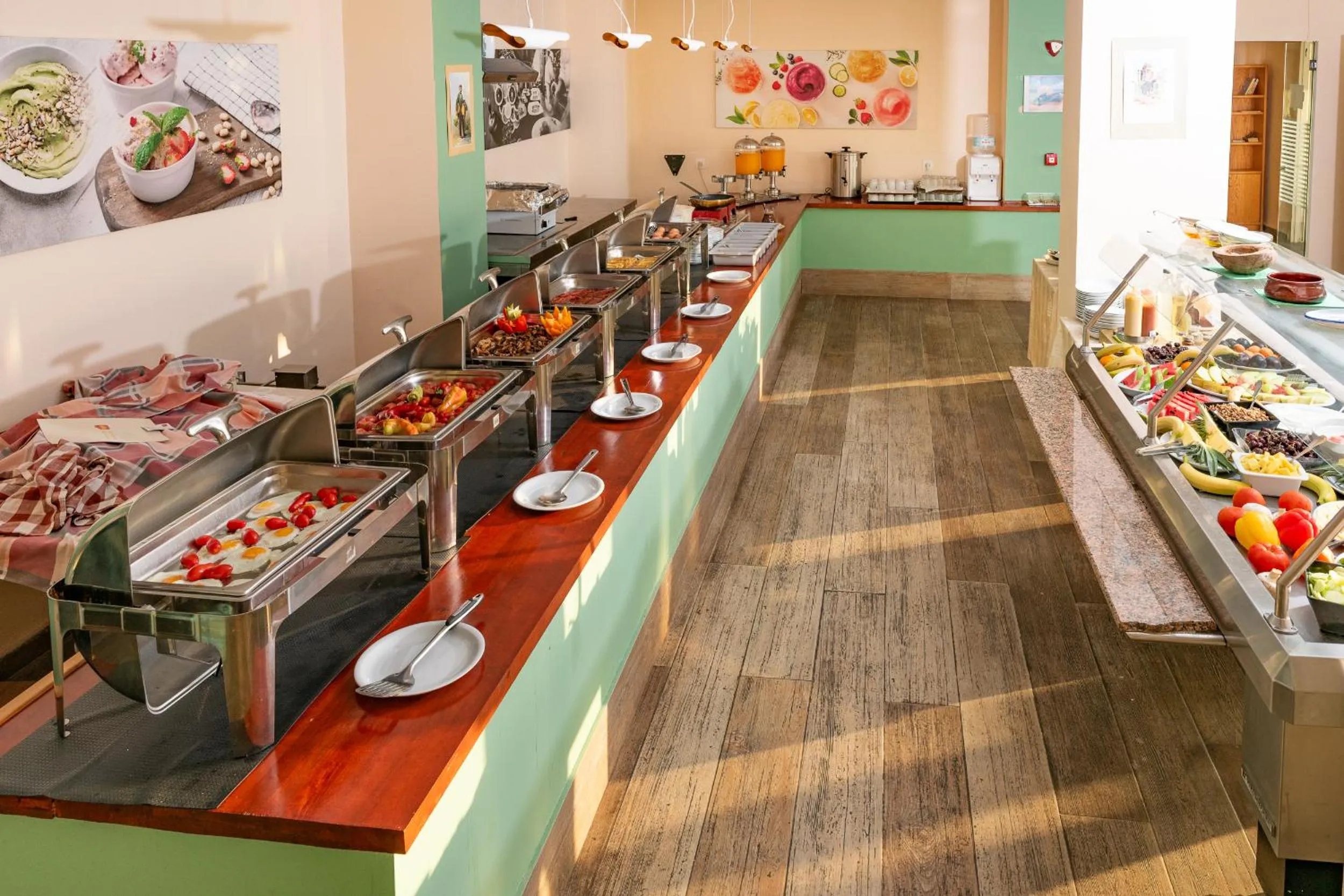 Buffet breakfast in Alyssium