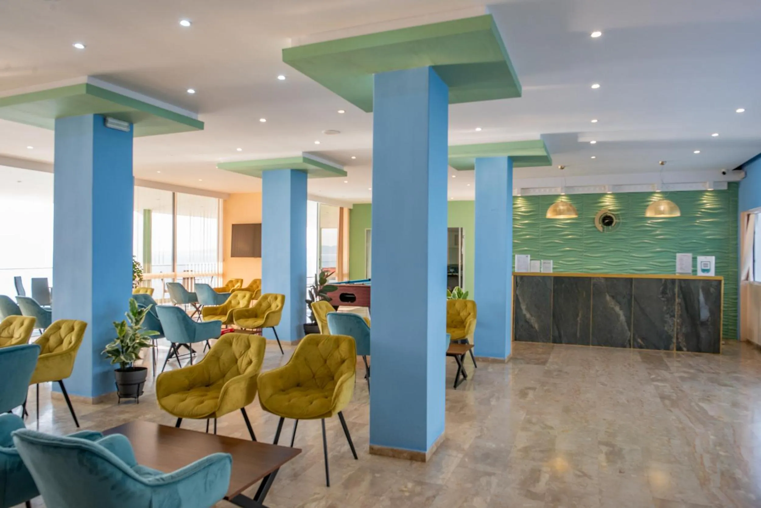 Seating area in Alyssium