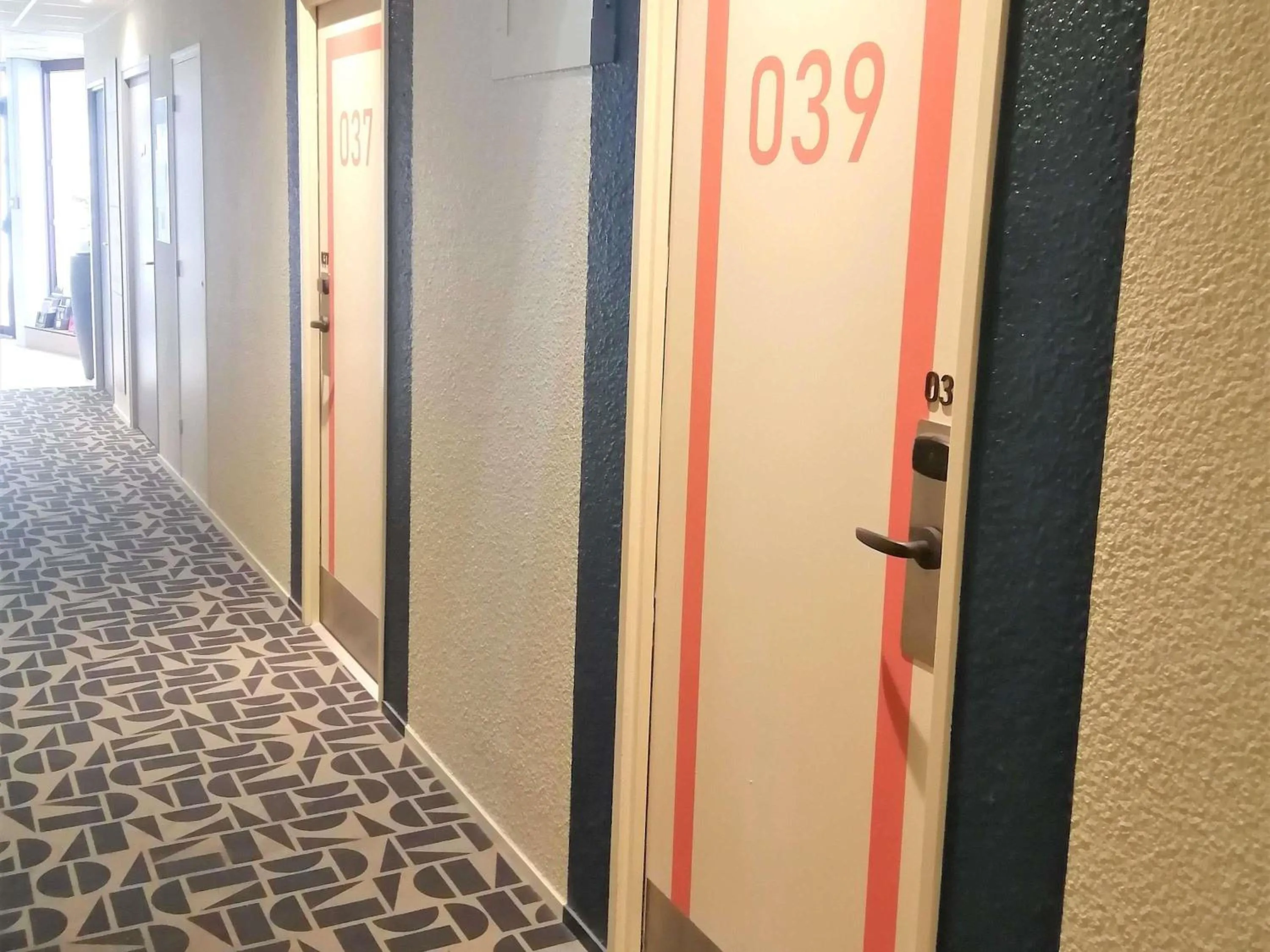 Bedroom in ibis budget Tours Sud