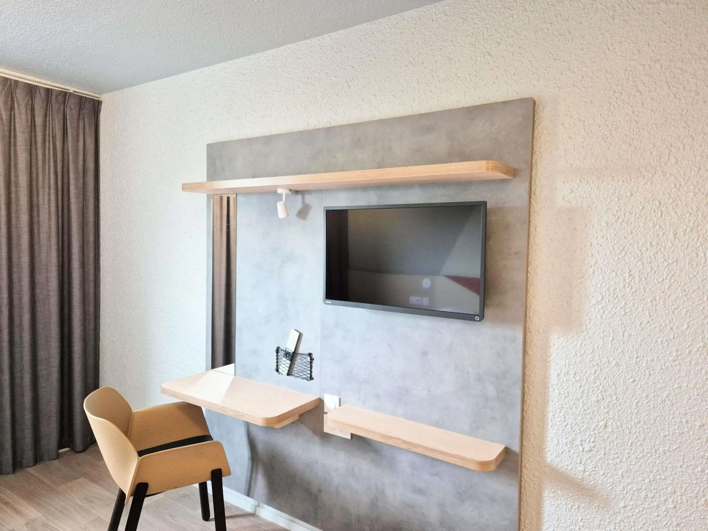 Bedroom in ibis budget Tours Sud Bedroom in ibis budget Tours Sud