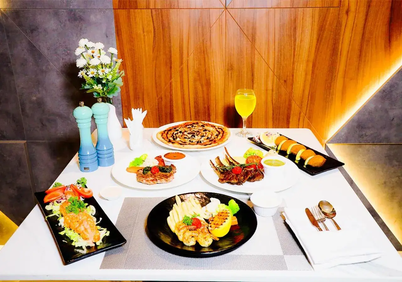 Restaurant/places to eat in Farhan Tower Restaurant/places to eat in Farhan Tower