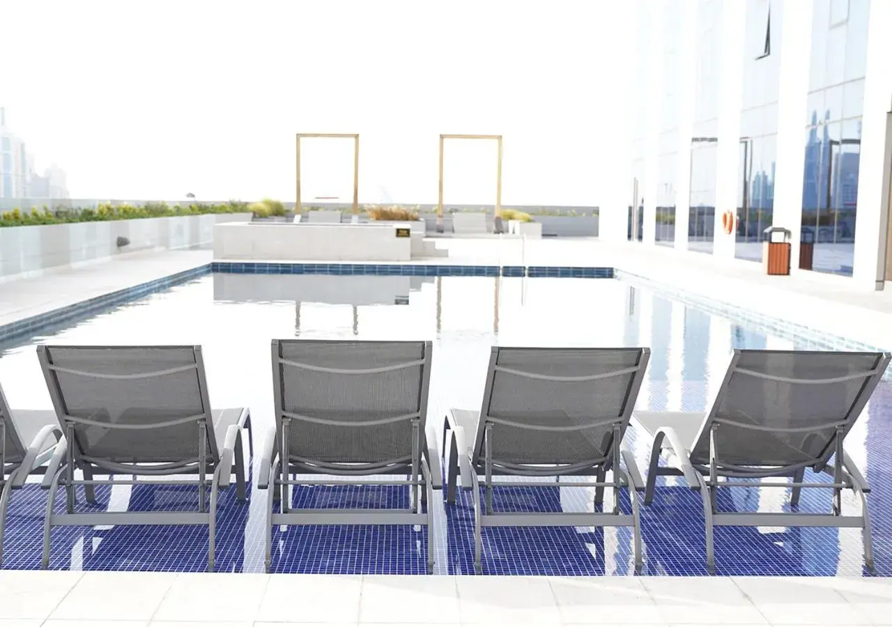 Swimming pool in Farhan Tower Swimming pool in Farhan Tower