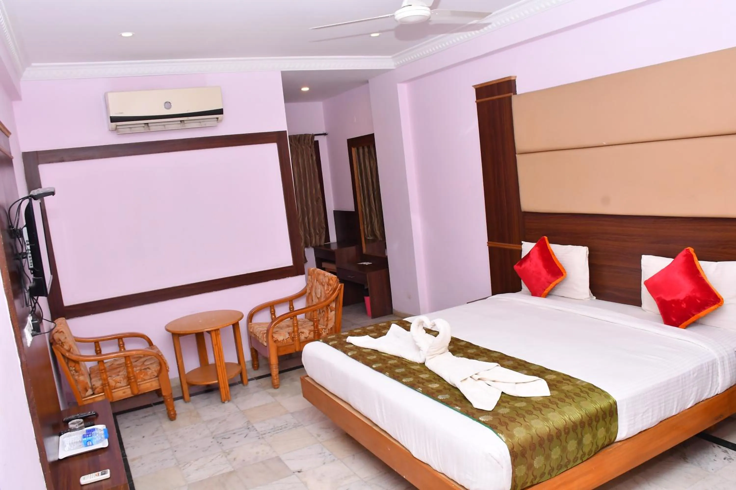 Bed in SET Residency