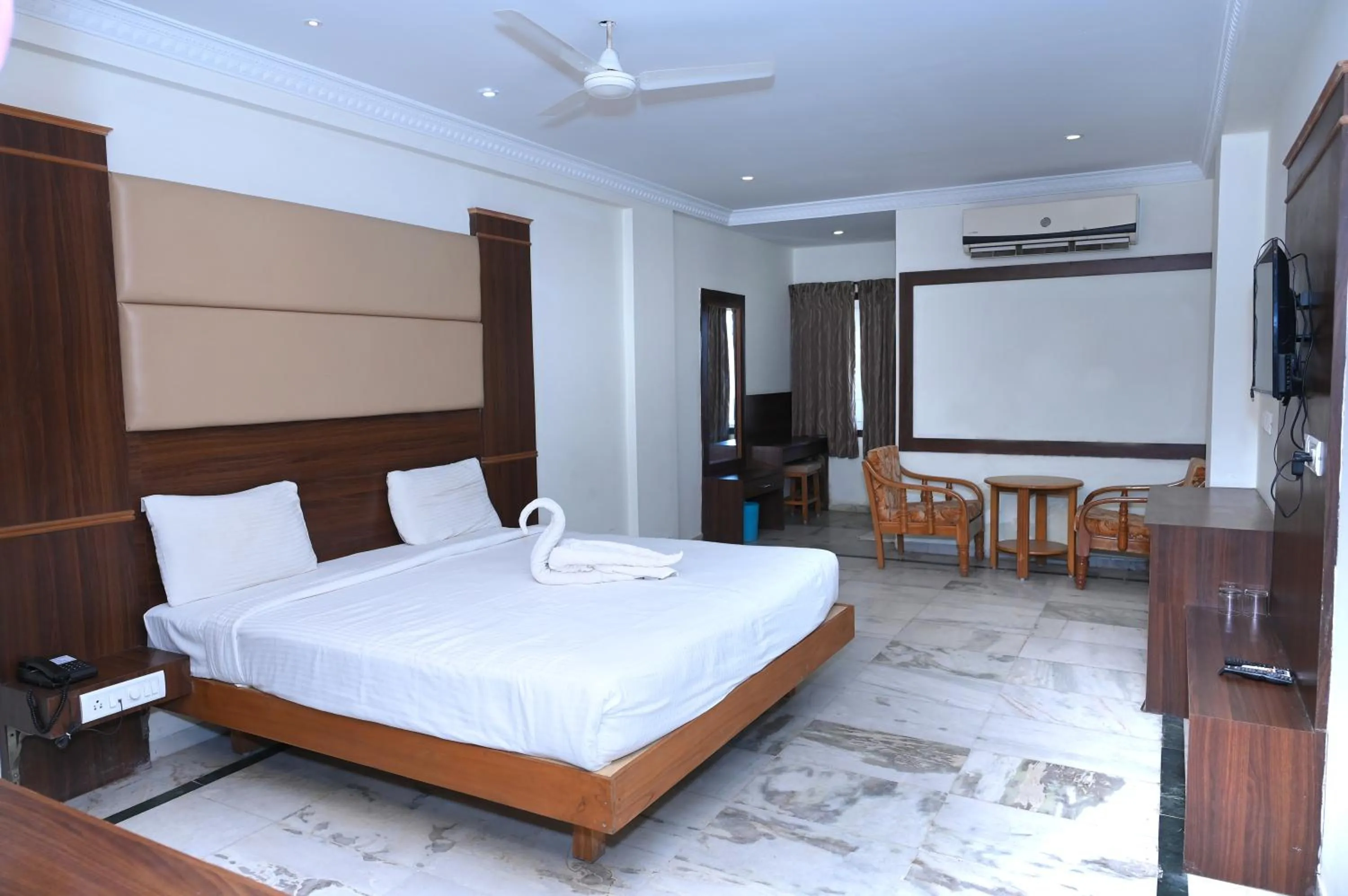 Bed in SET Residency