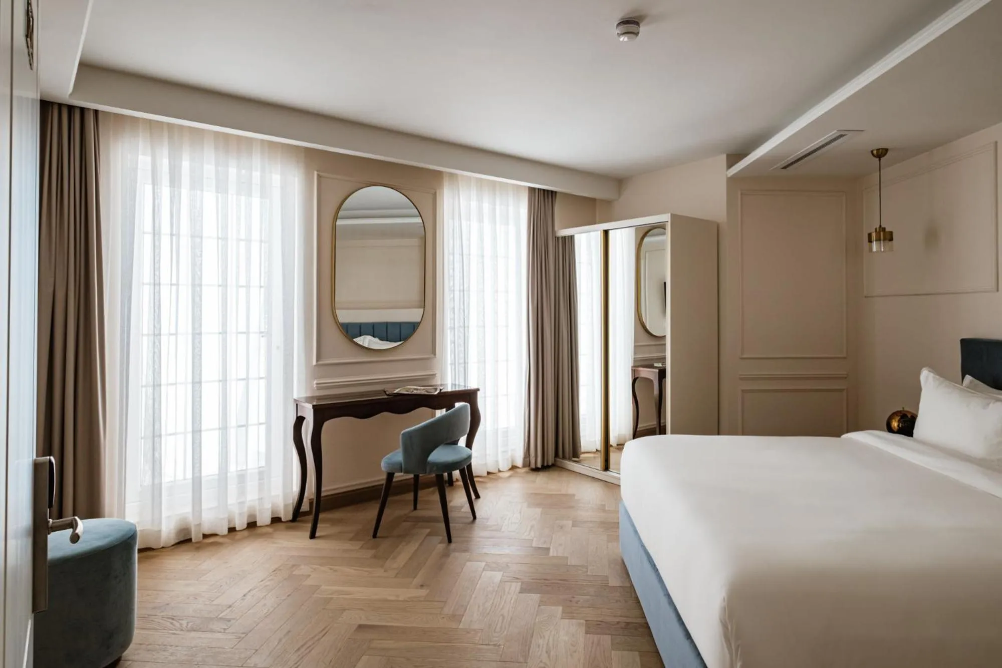 Photo of the whole room, Bed in Palazzo Castagna Boutique Hotel