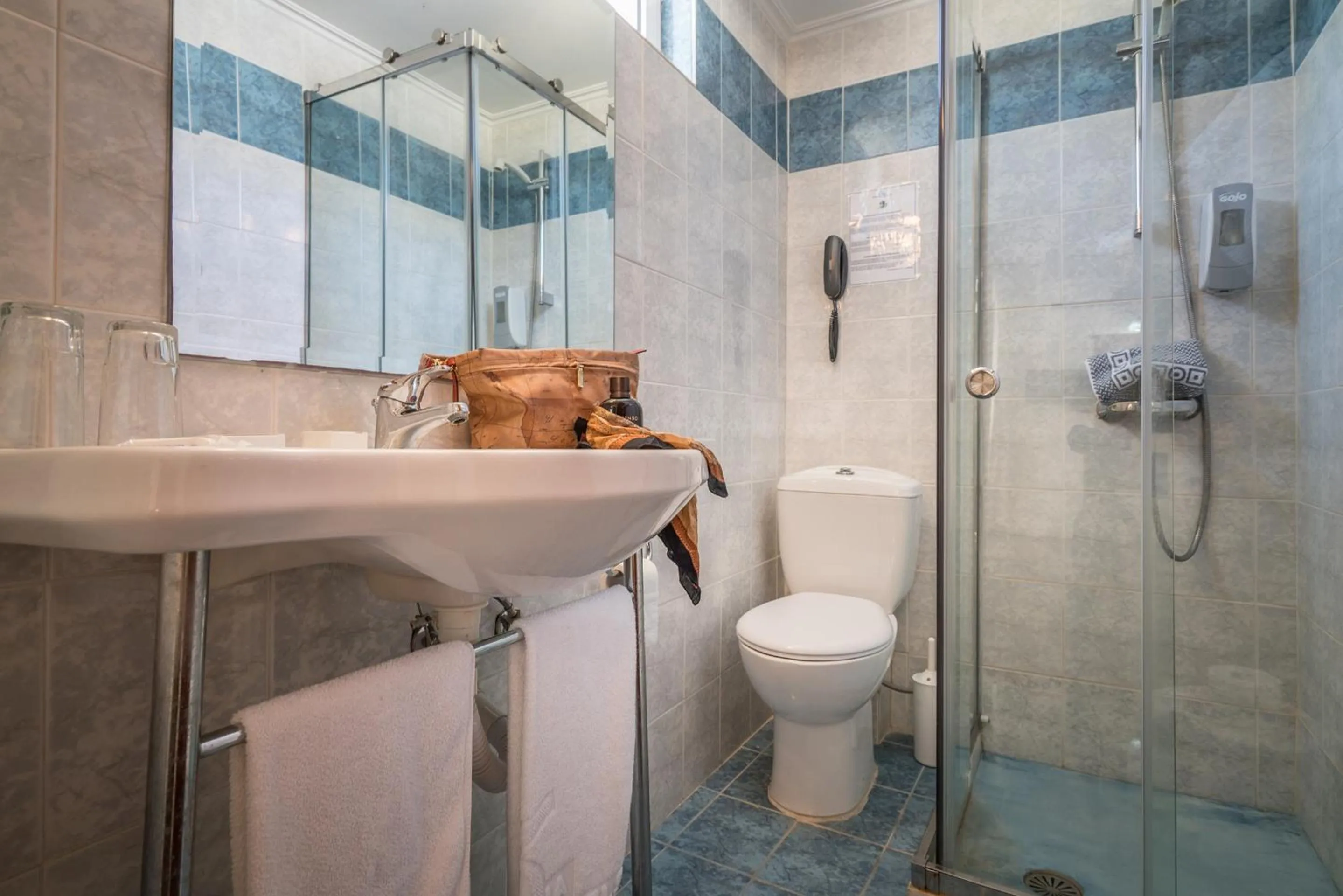 Shower in Diana Hotel