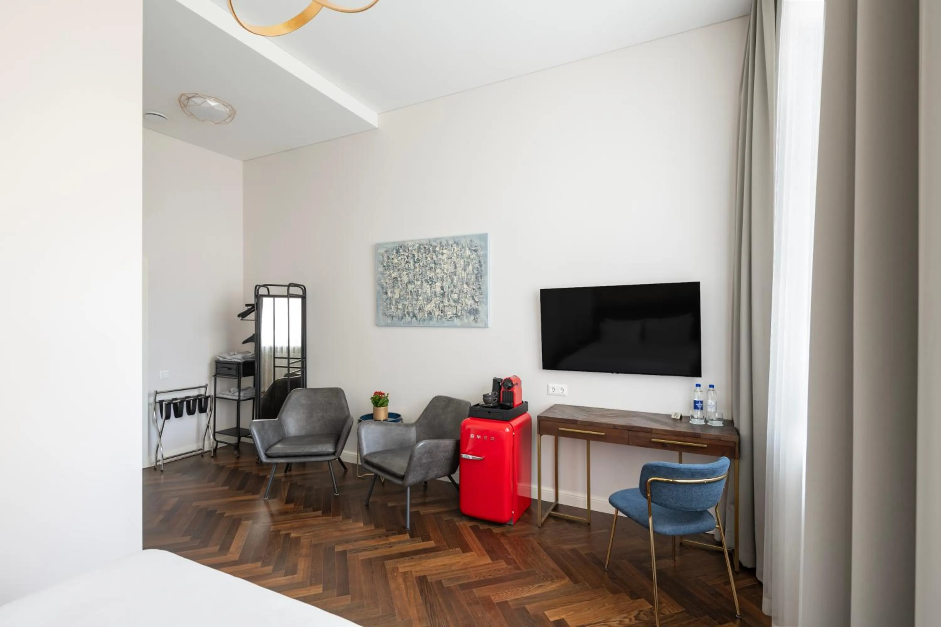 TV and multimedia in GRAND CROWN