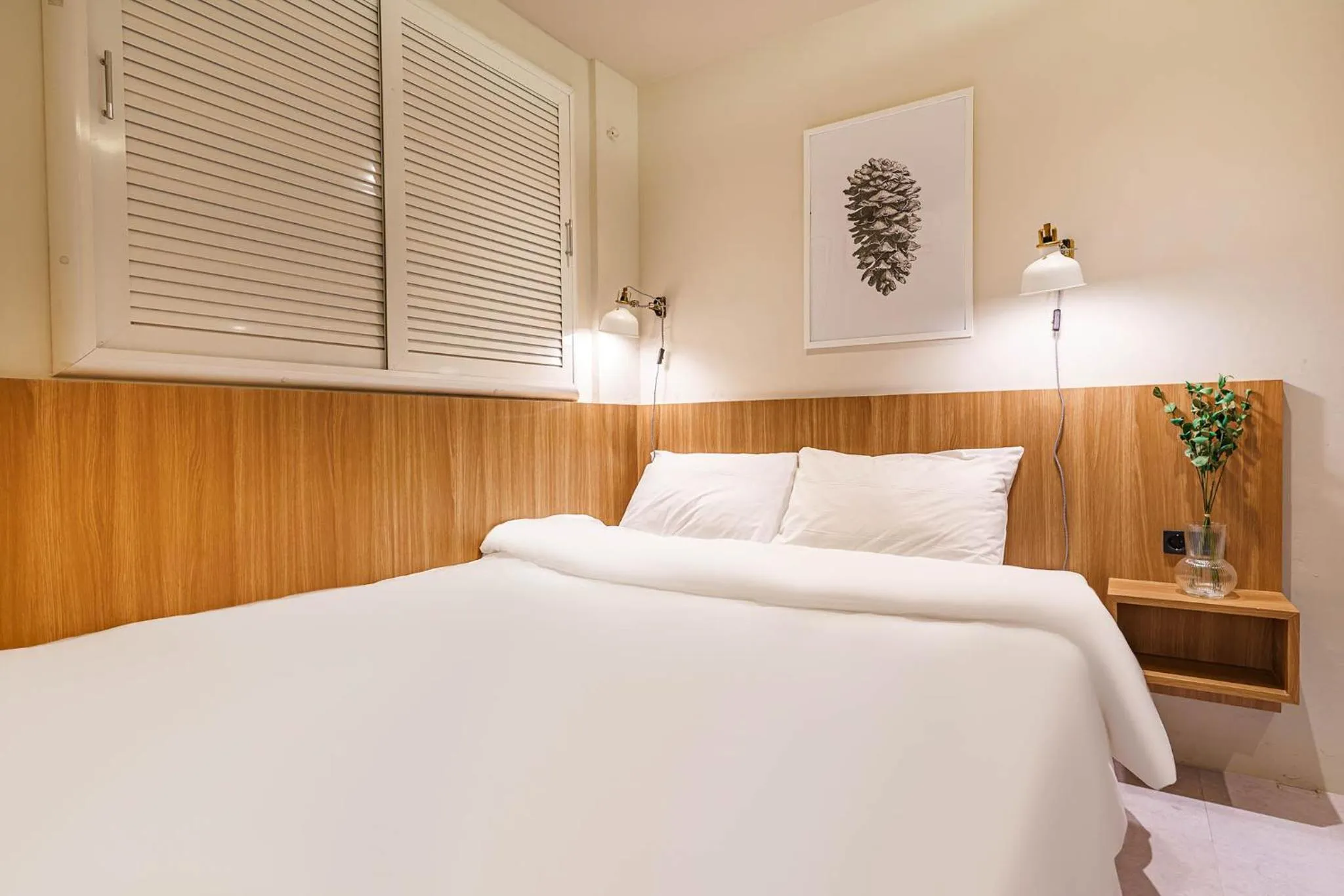 Bed in Hotel Less Seoul