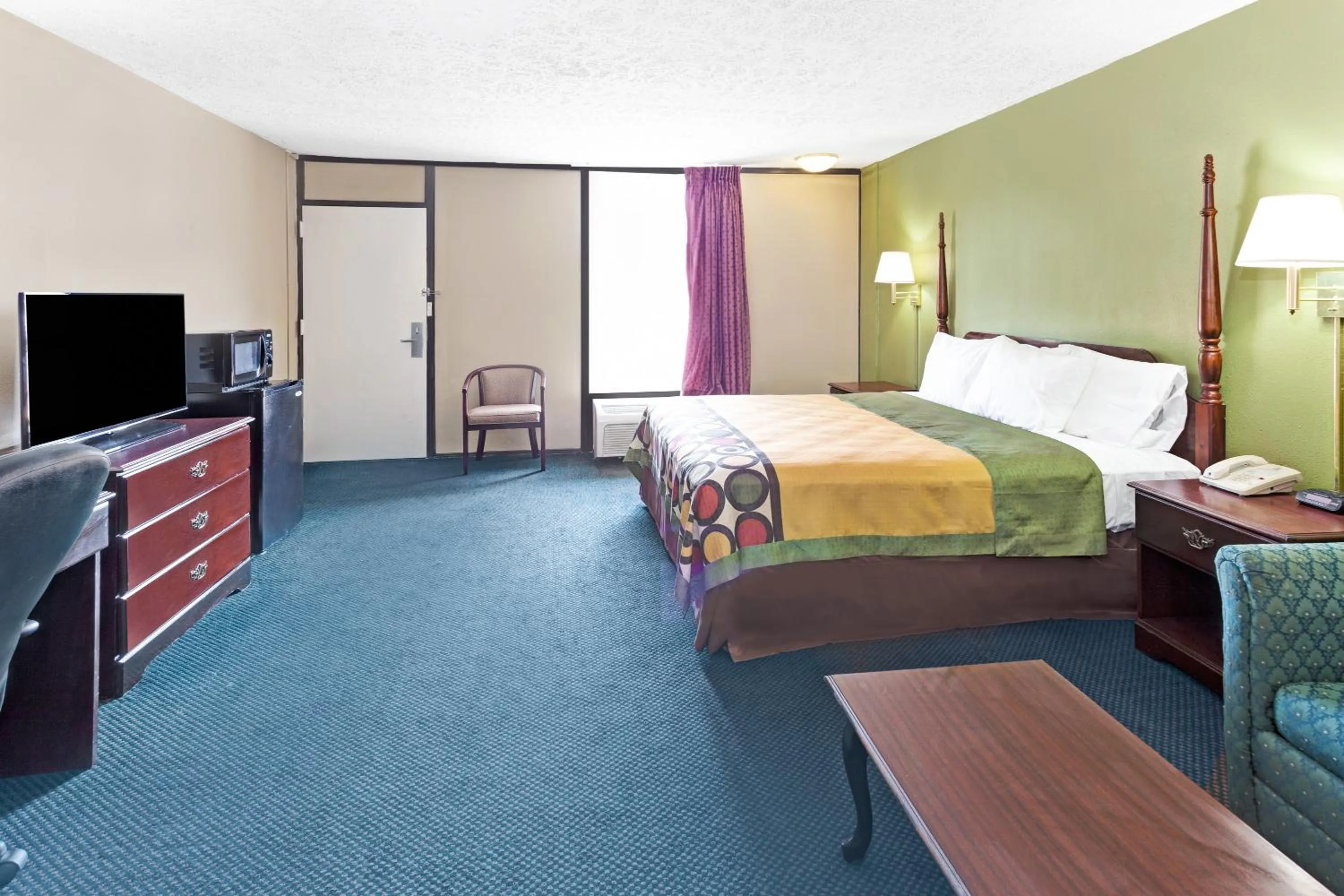 King Room Disability Access - Non Smoking in Super Inn & Suites Carrollton