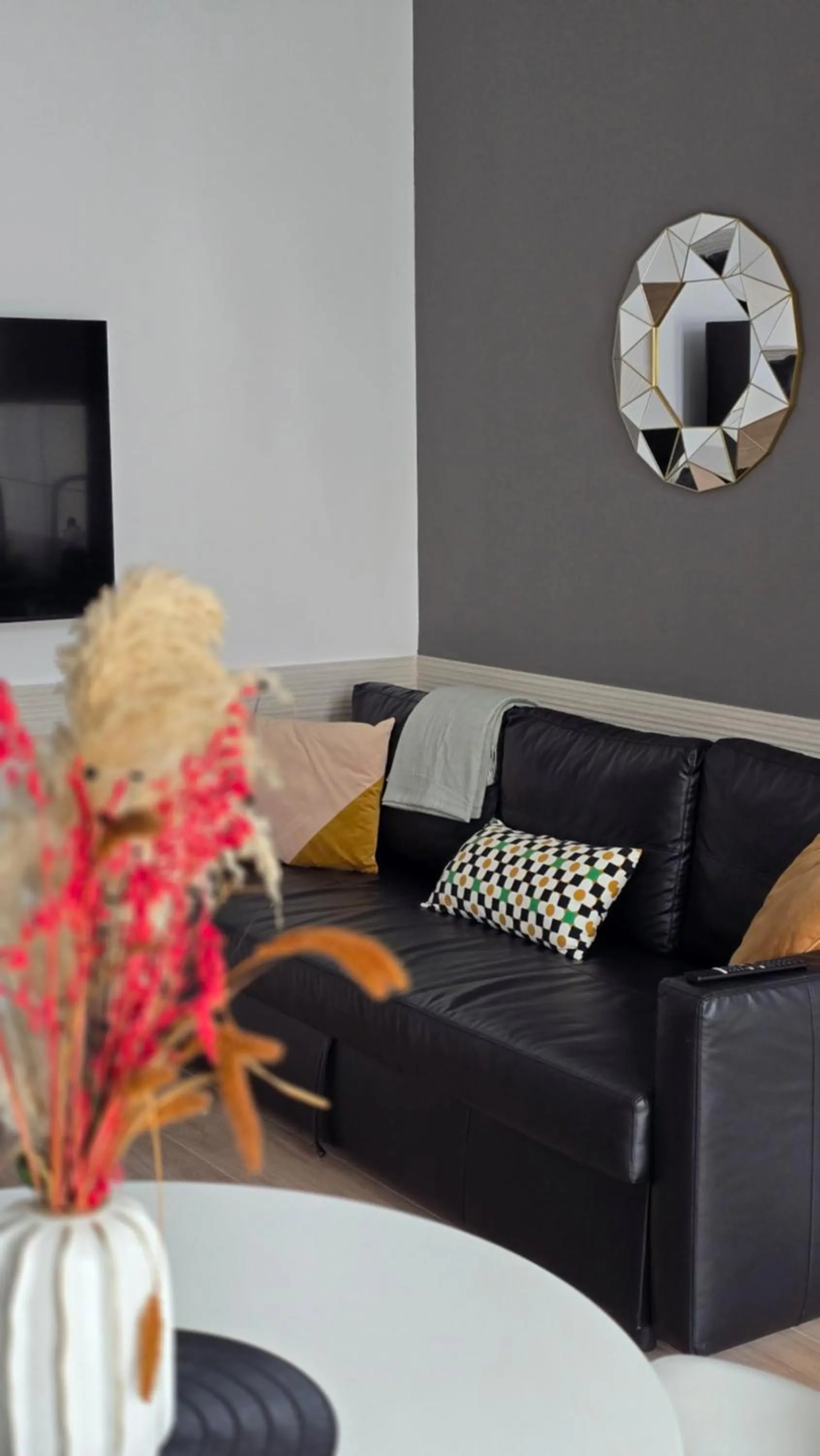 TV and multimedia in Hlius Brand New Apartments