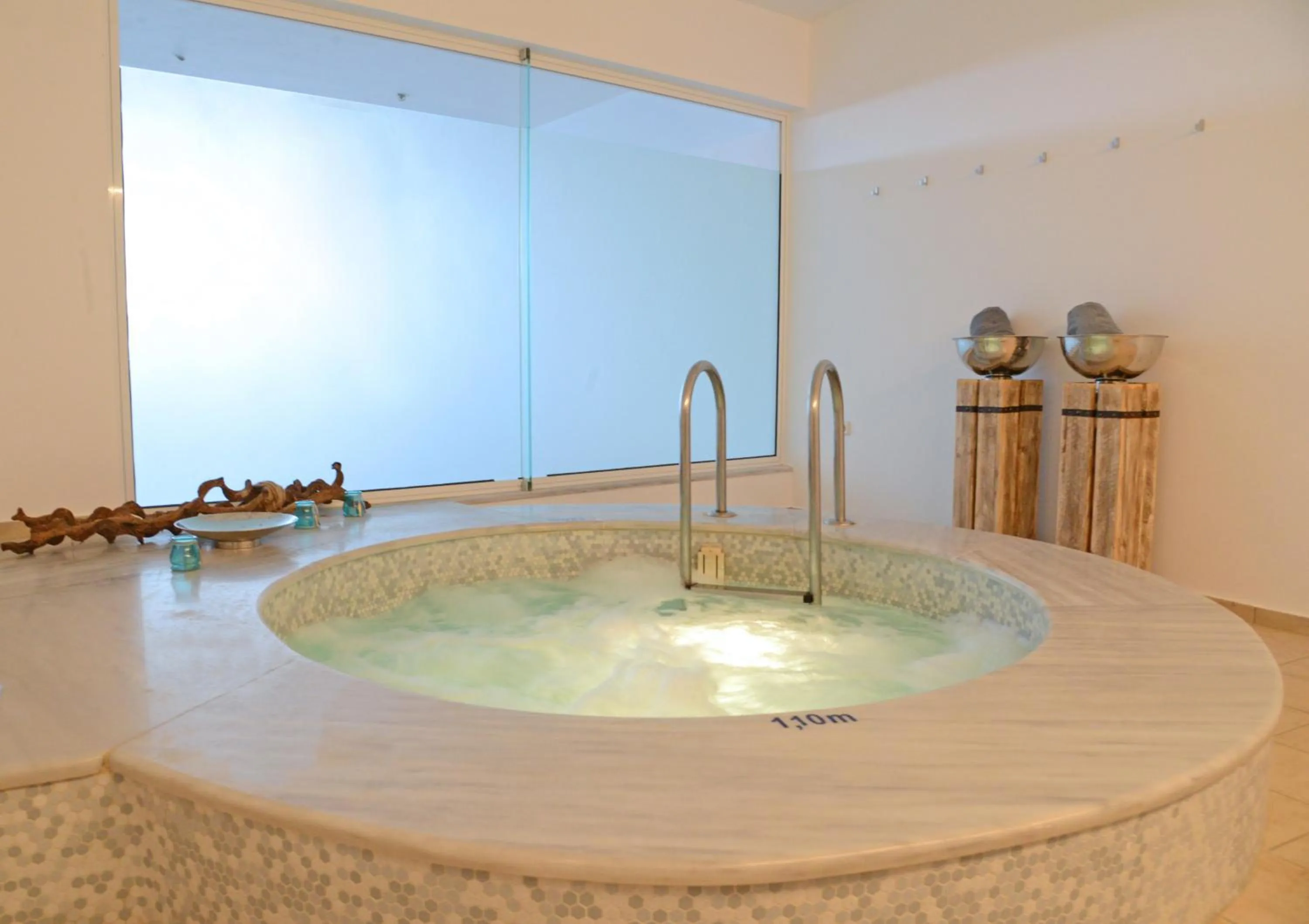 Hot Tub in Magda Hotel Club