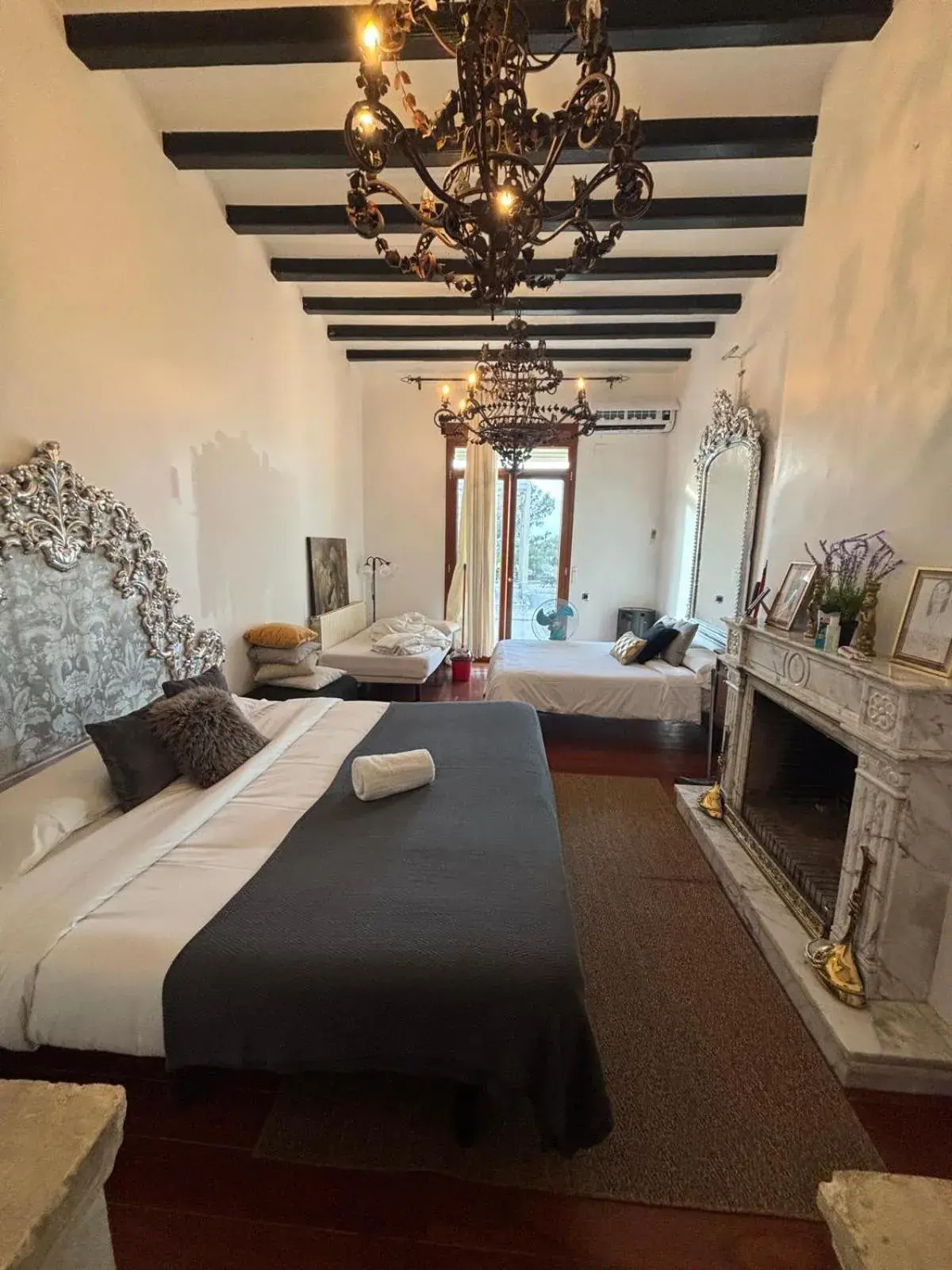 Family Room with Private Bathroom in Spirit of Queen experience Family Room with Private Bathroom in Spirit of Queen experience