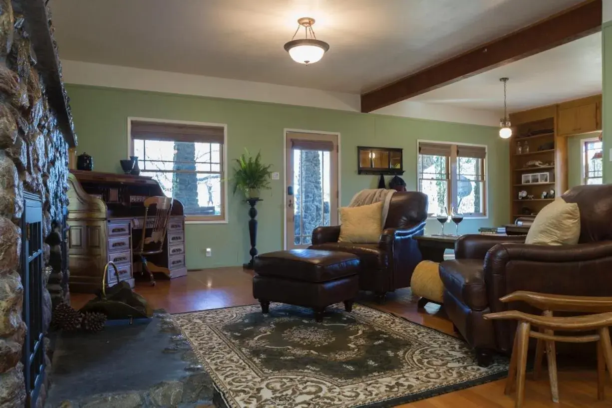 Bed and Barrel at Stonehouse Cellars Bed and Barrel at Stonehouse Cellars