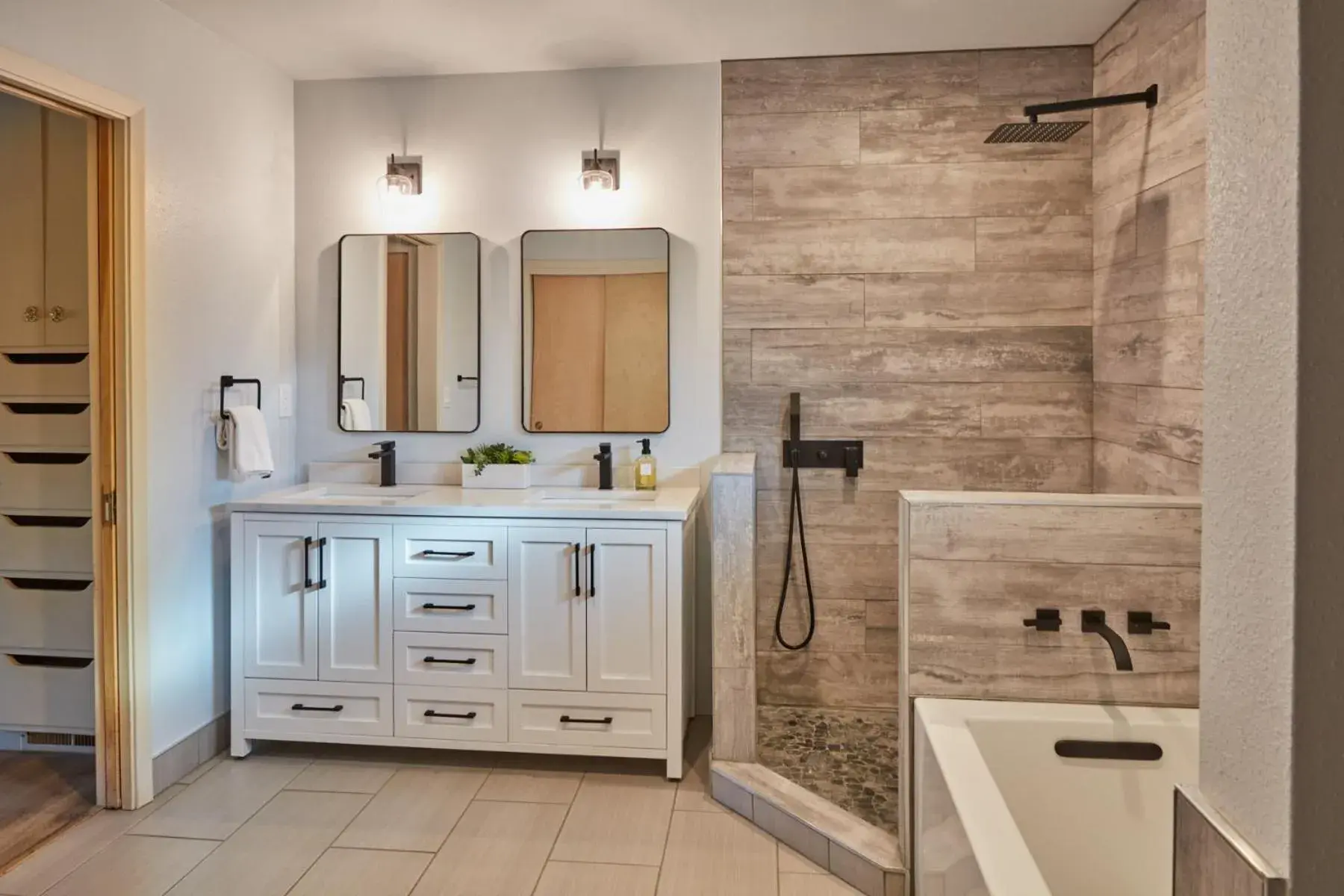 Bed and Barrel at Stonehouse Cellars Bed and Barrel at Stonehouse Cellars