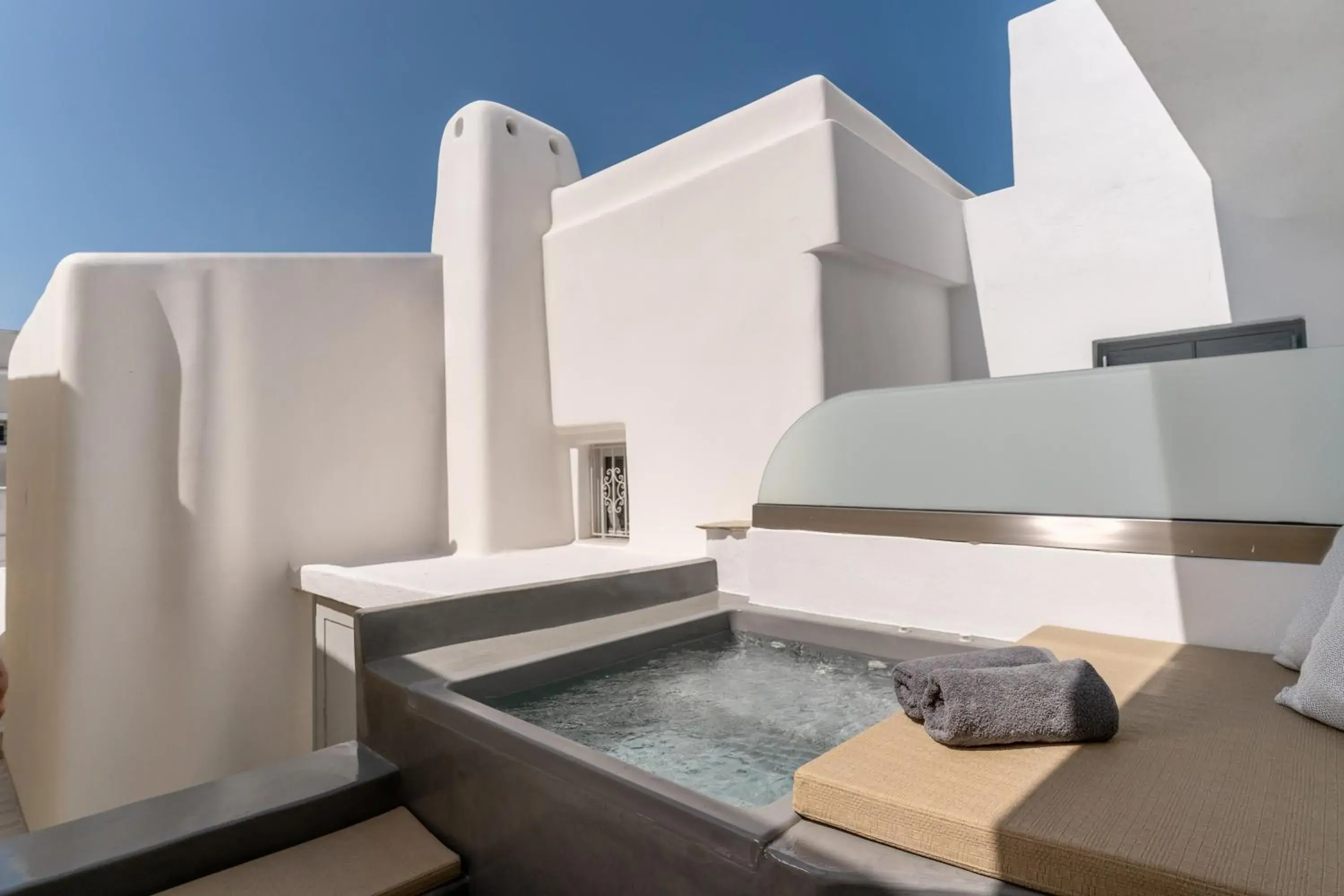 Junior Suite with with private outdoor jetted and courtyard view tub in Kafieris View Junior Suite with with private outdoor jetted and courtyard view tub in Kafieris View