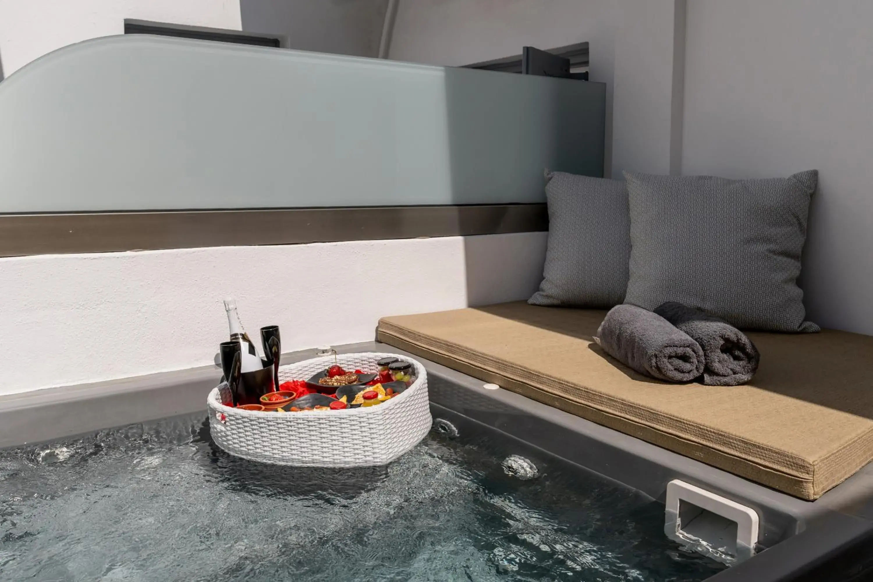 Junior Suite with with private outdoor jetted and courtyard view tub in Kafieris View Junior Suite with with private outdoor jetted and courtyard view tub in Kafieris View