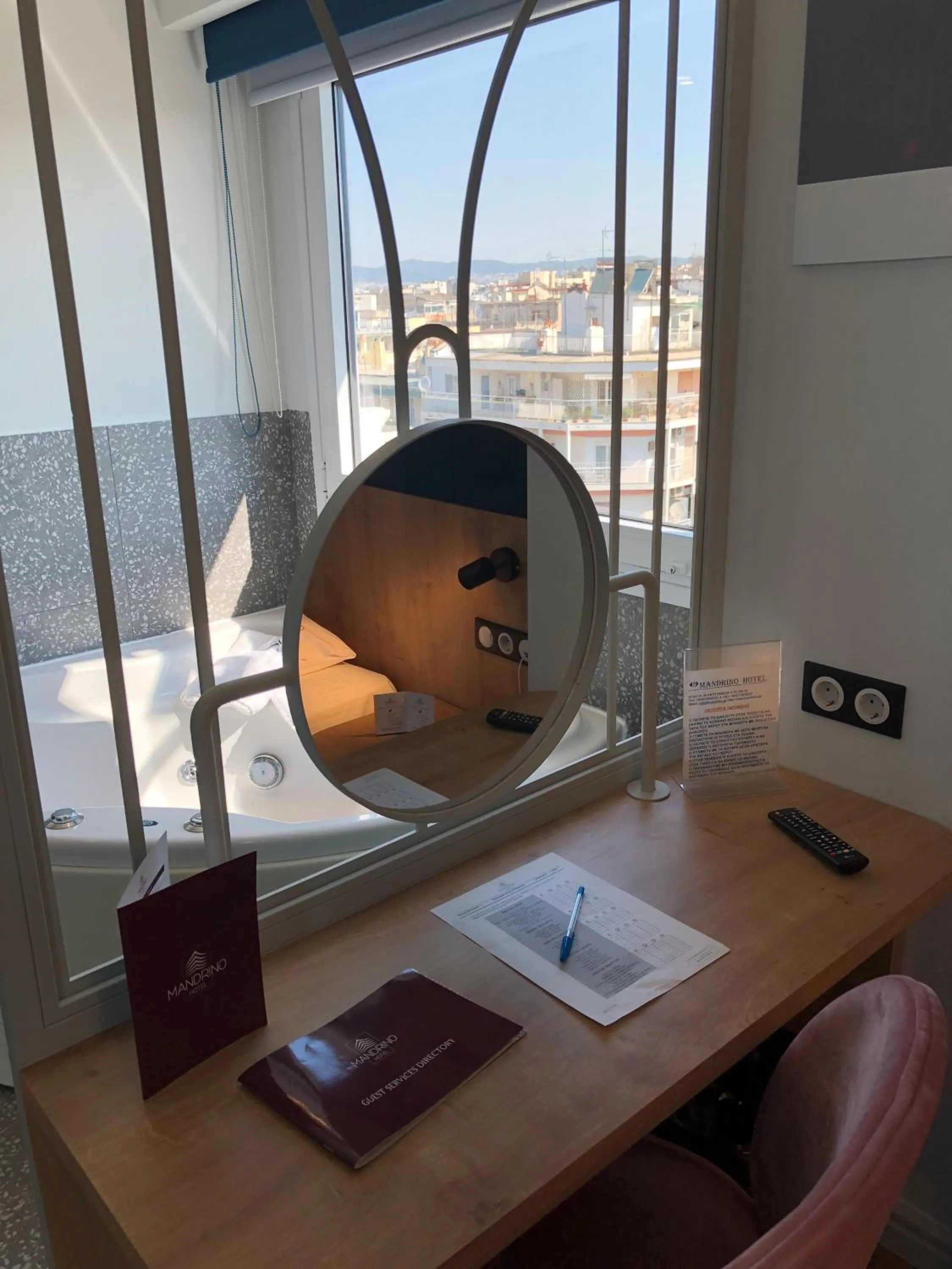 Hot Tub in Mandrino Hotel