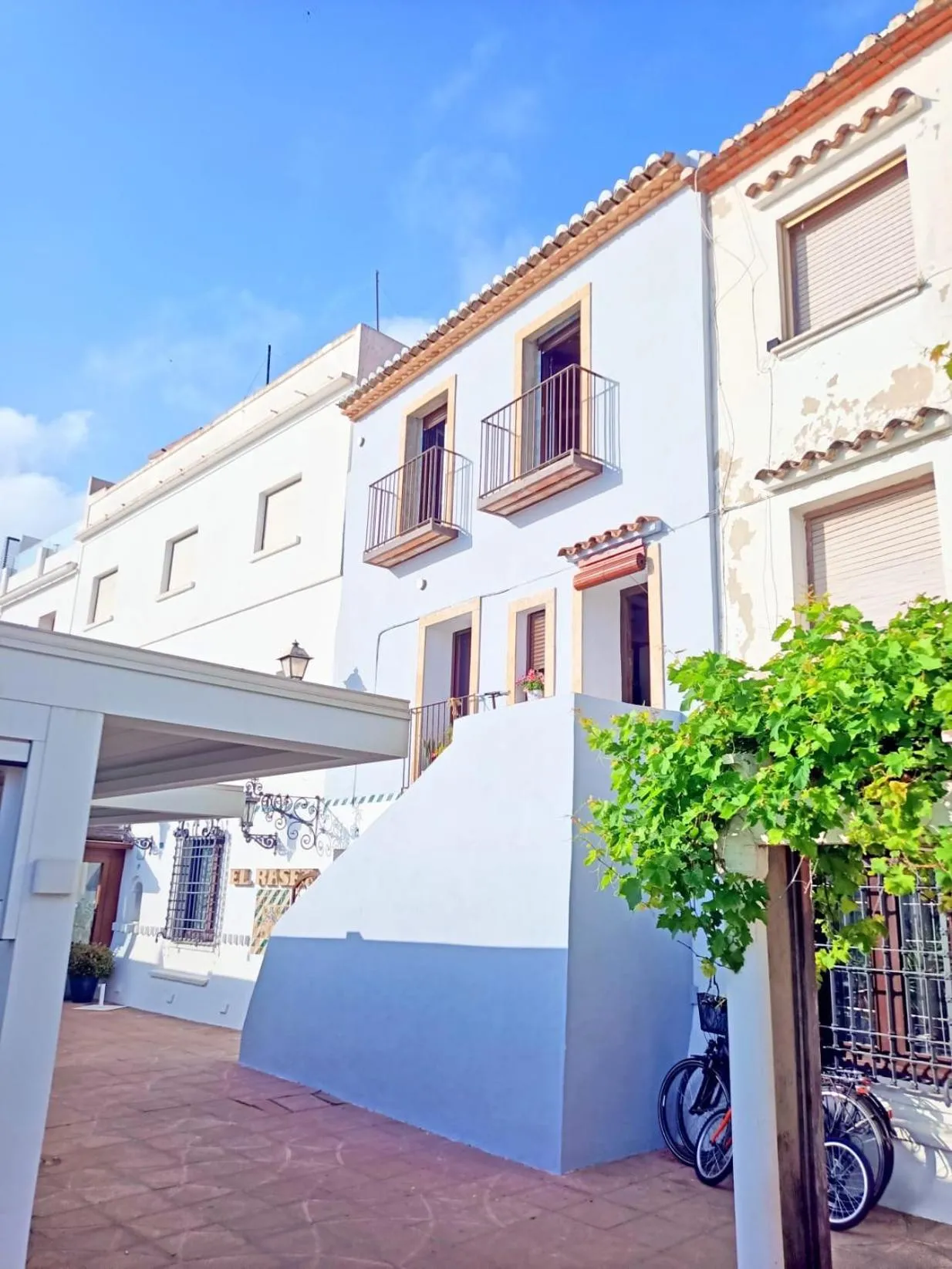 Property building in Coqueta Casita de Pescadores frente al Puerto