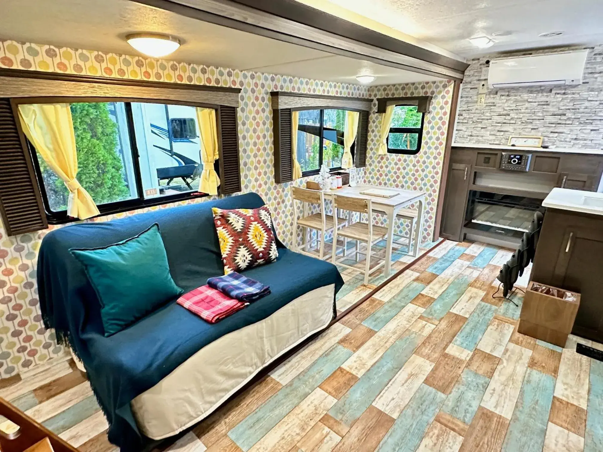 Trailer Type Family - single occupancy in Ufufu Village Trailer Type Family - single occupancy in Ufufu Village