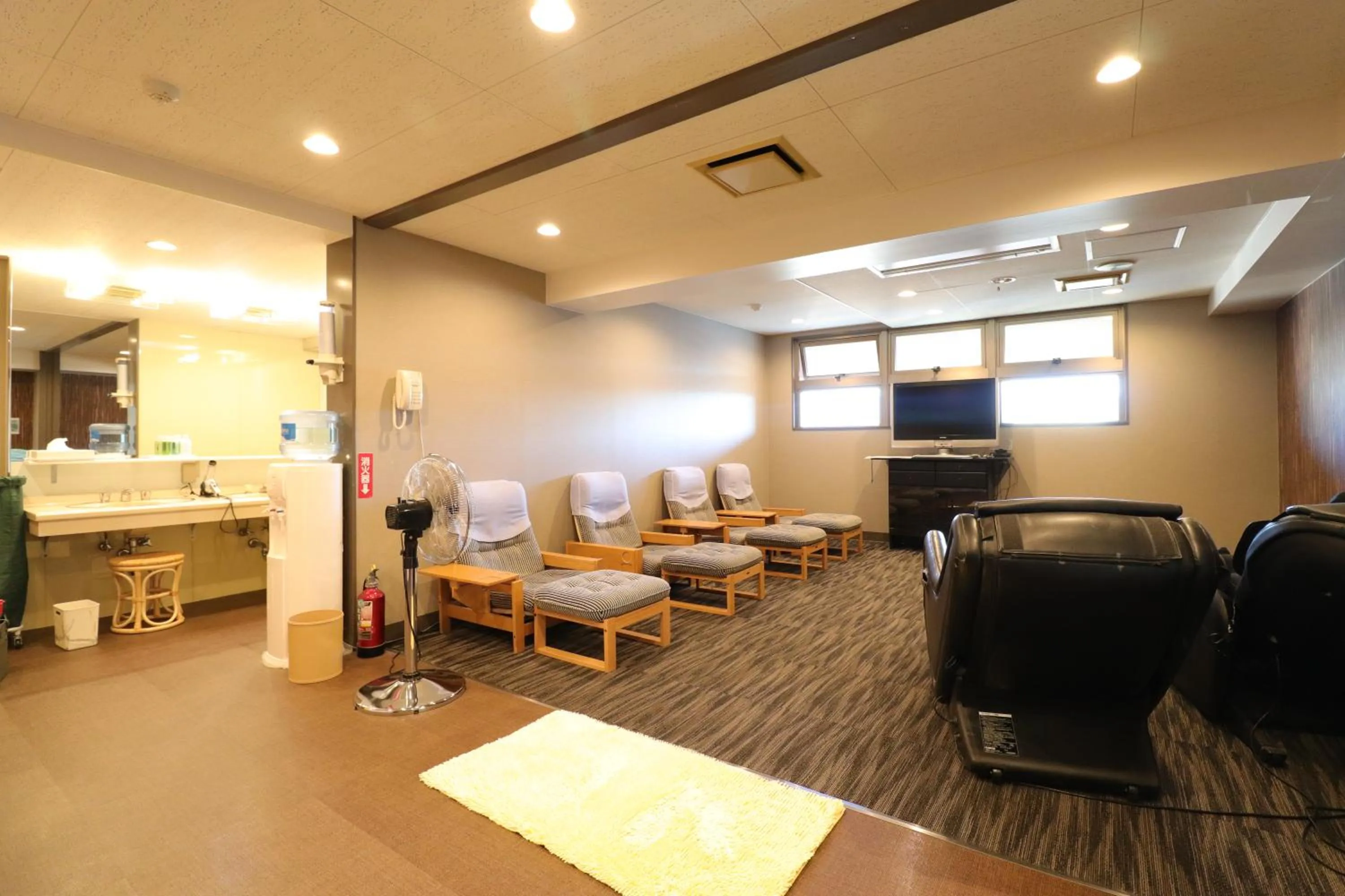 Public Bath in Silk Hotel Annex