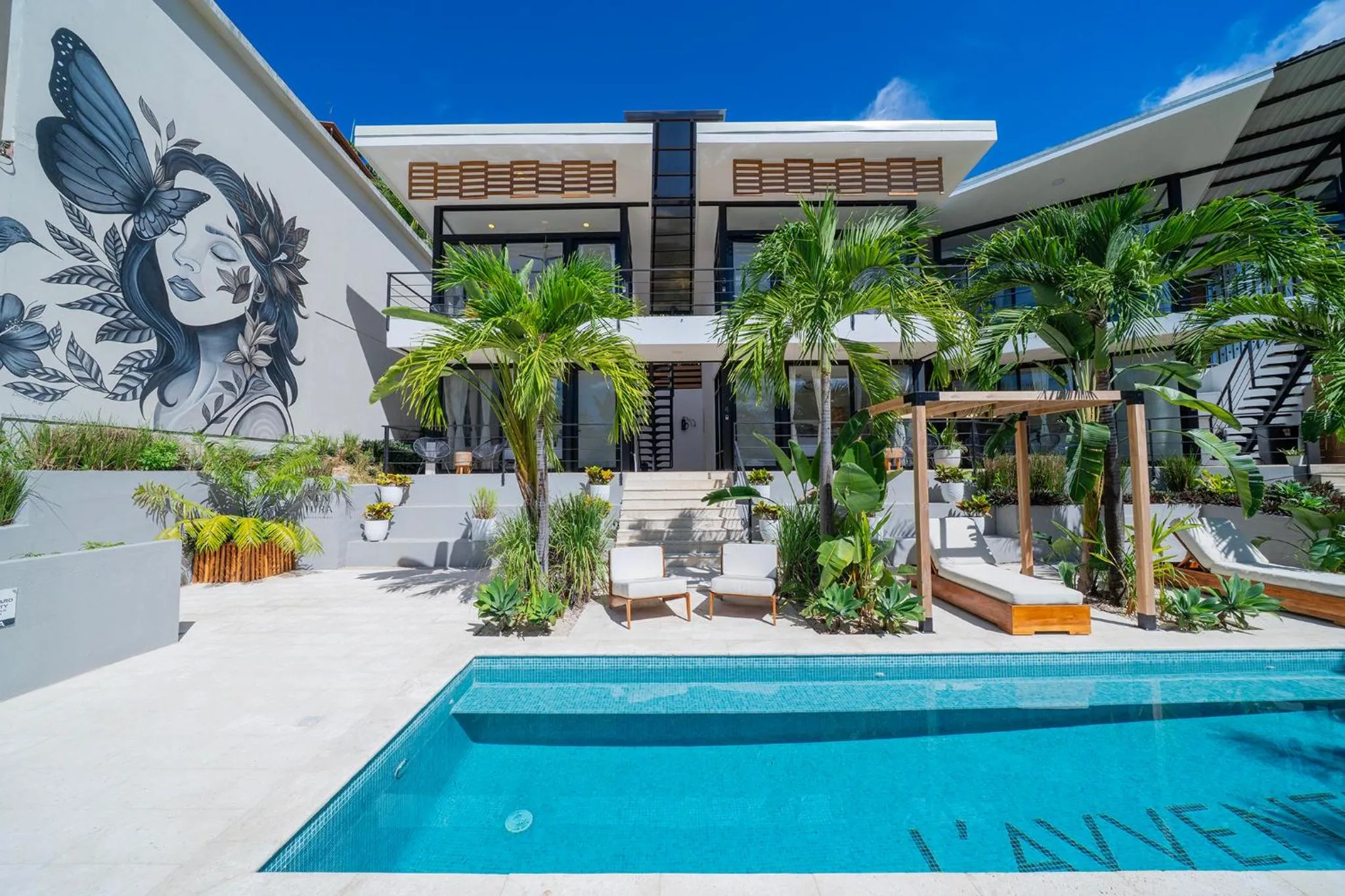 Property building in L'Avventura