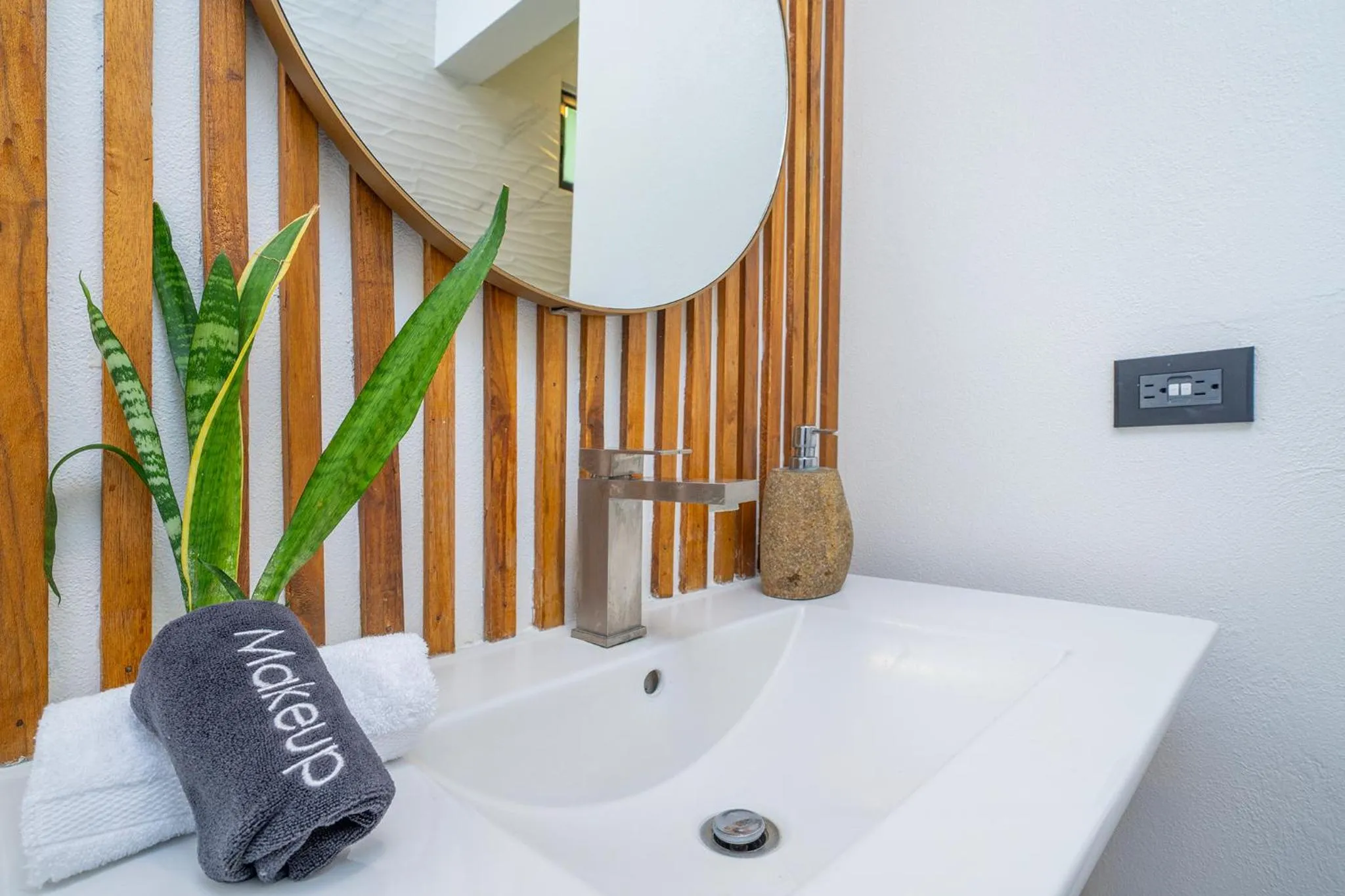 Bathroom in L'Avventura