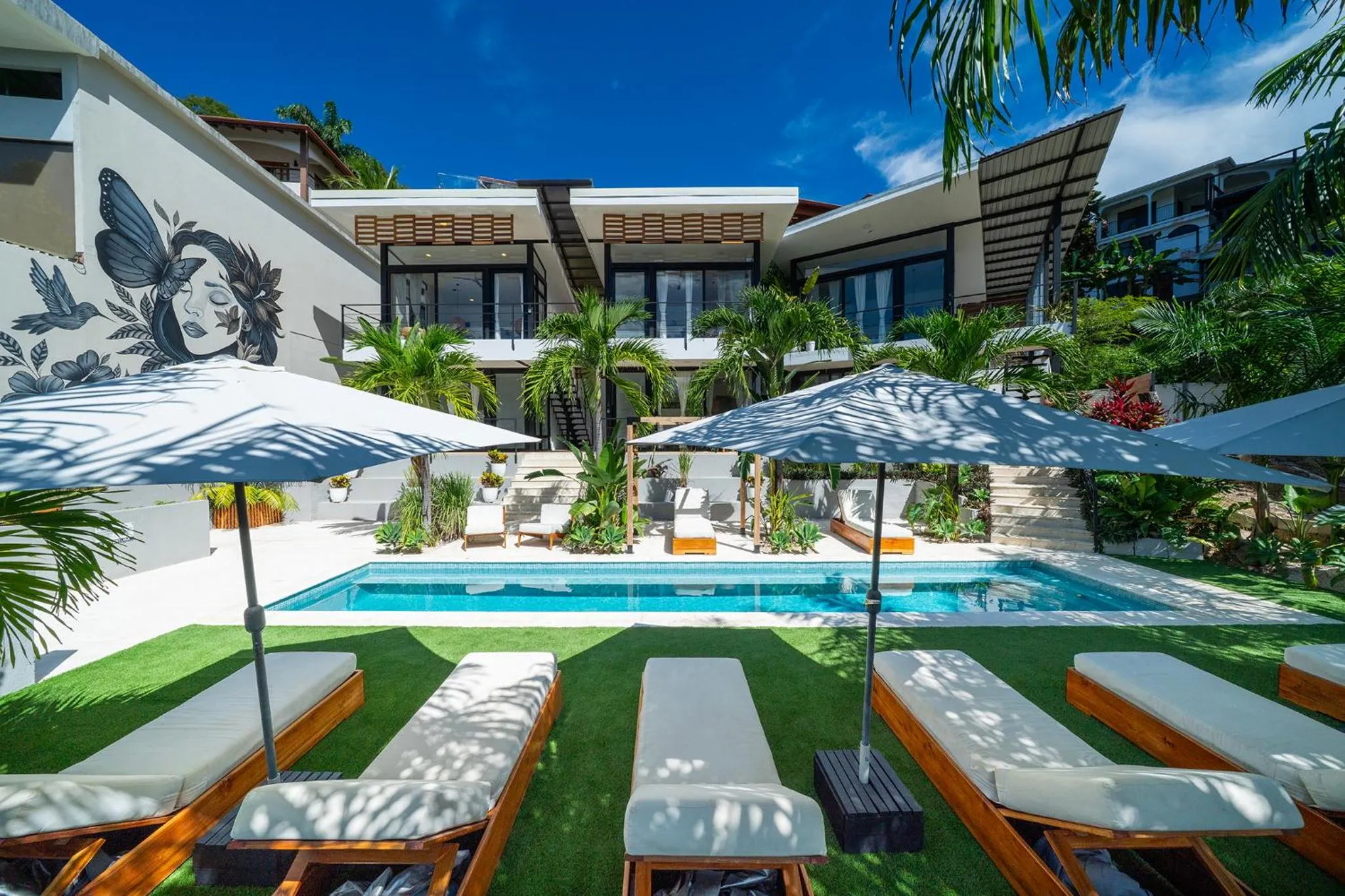 Property building in L'Avventura