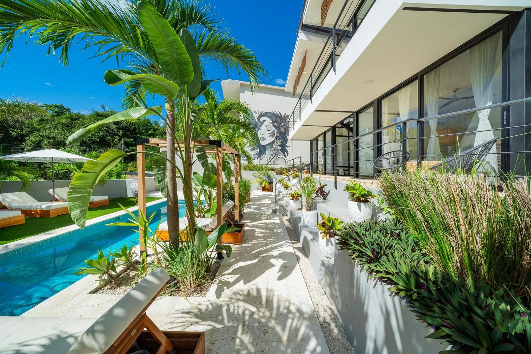 Property building in L'Avventura