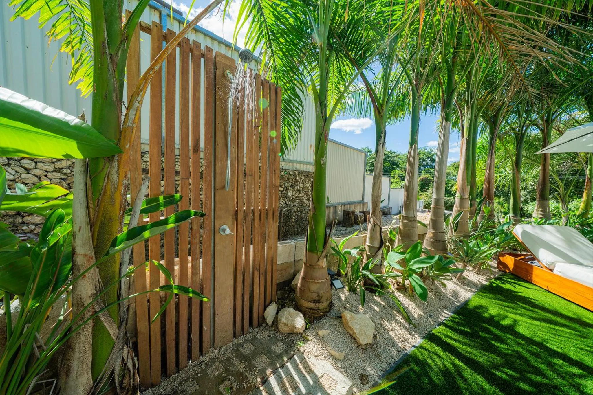 Property building in L'Avventura