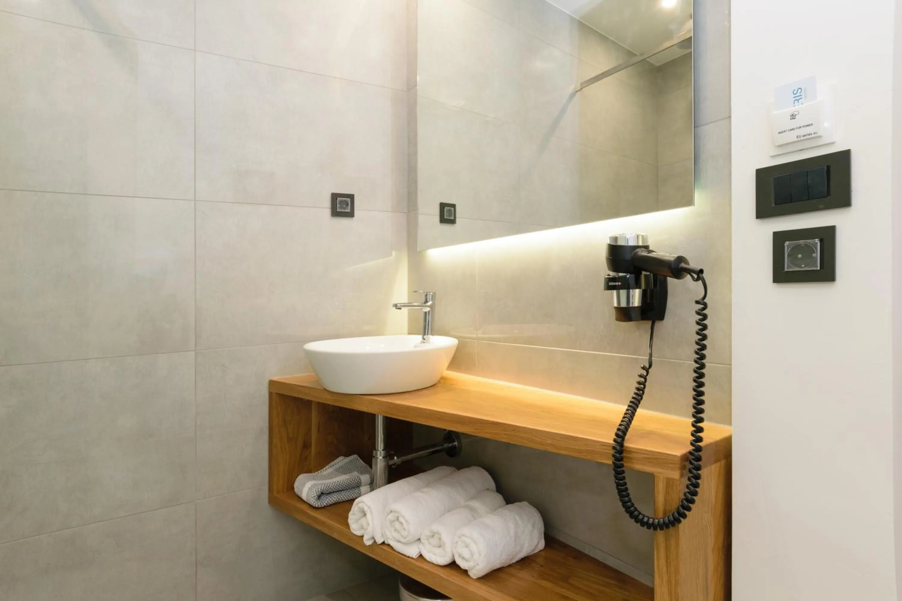 Bathroom in Renieris Hotel