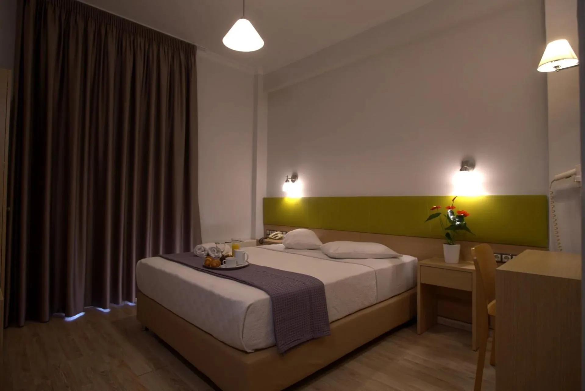 Bedroom, Bed in Athens City Hotel