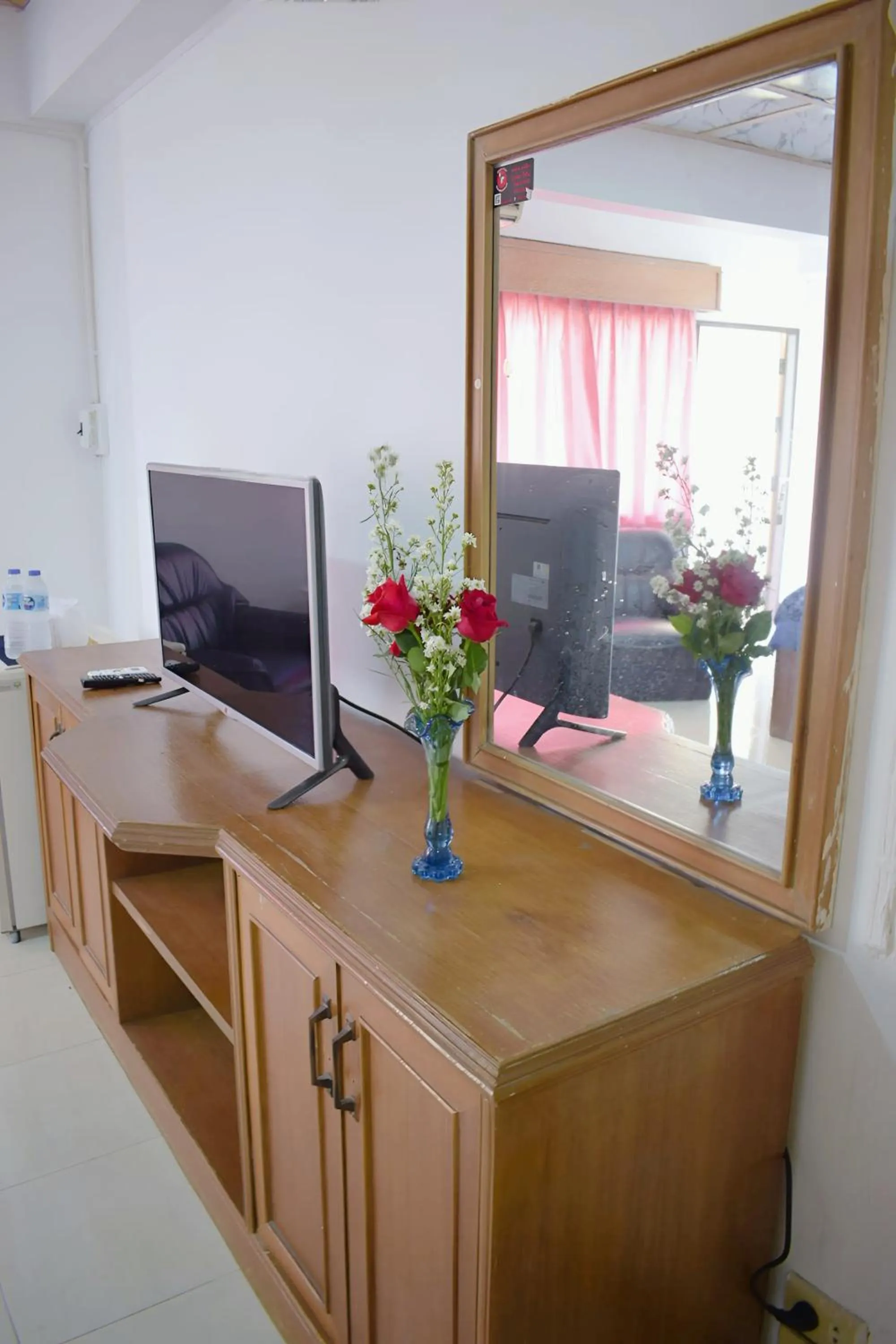 TV and multimedia in My Hotel Bangkok Noi