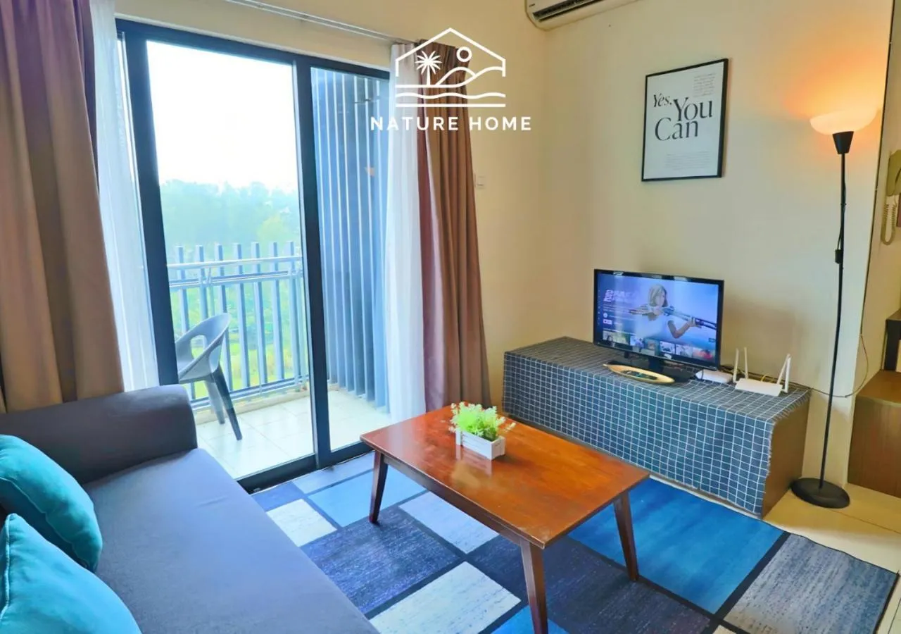 TV and multimedia in Nature Home - Swiss Garden Resort Residences - Weekend Free Breakfast